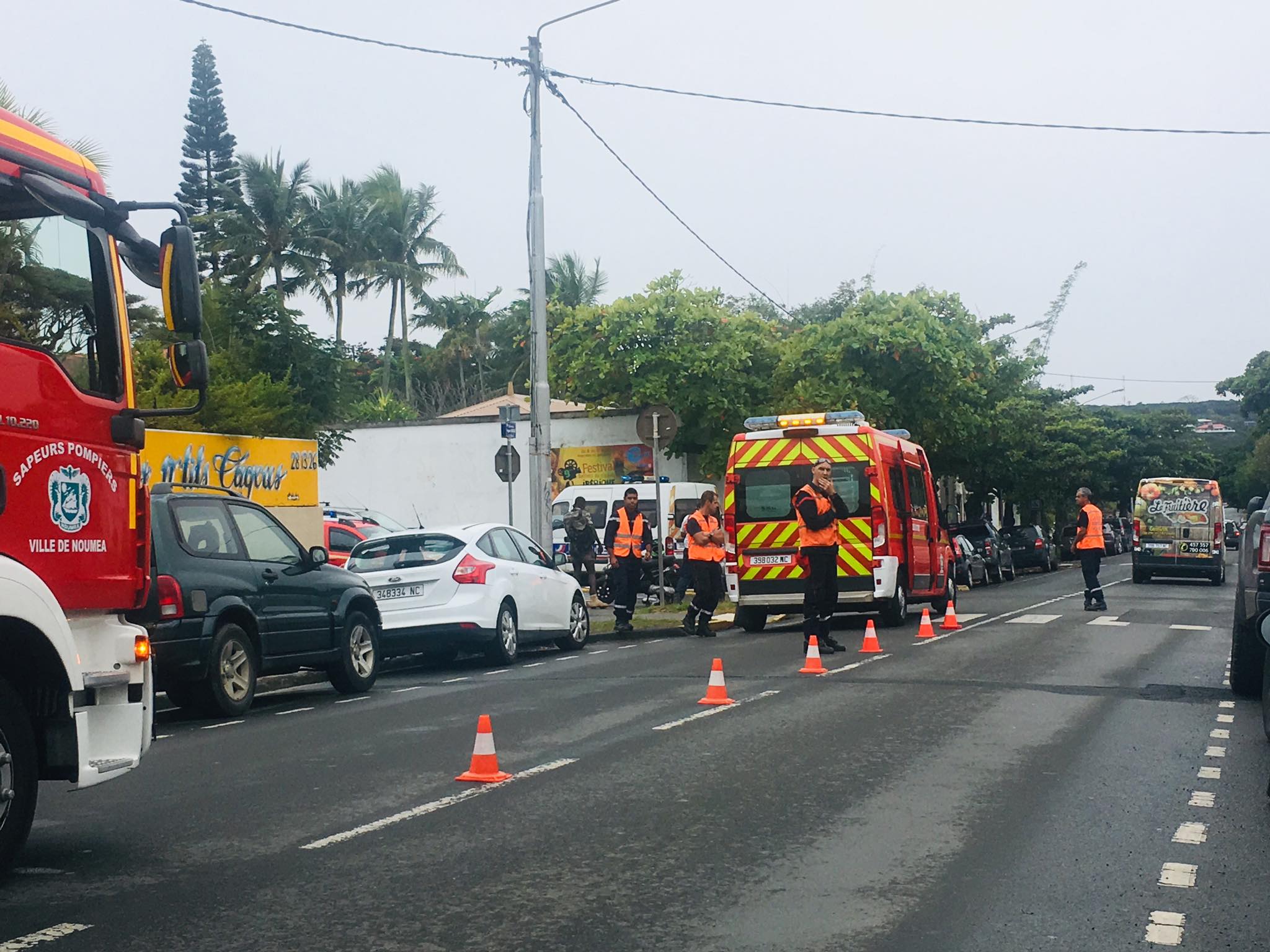 Un scooter renversé à Nouméa, le conducteur de 16 ans évacué par les