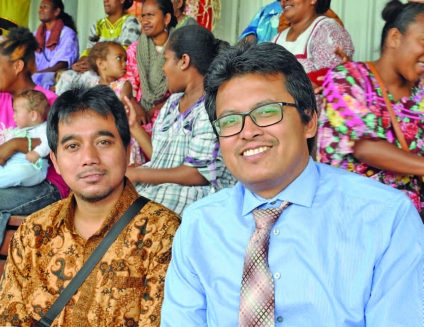 Un invité inhabituel s’était glissé dans les gradins du stade de Taduremu. Le consul général par intérim de la République d’Indonésie, Winbert Hutahaean, s’est dit « qu’il était temps de découvrir les autres provinces de la Nouvelle-Calédonie et ne pas se concentrer uniquement sur la Grande Terre ».