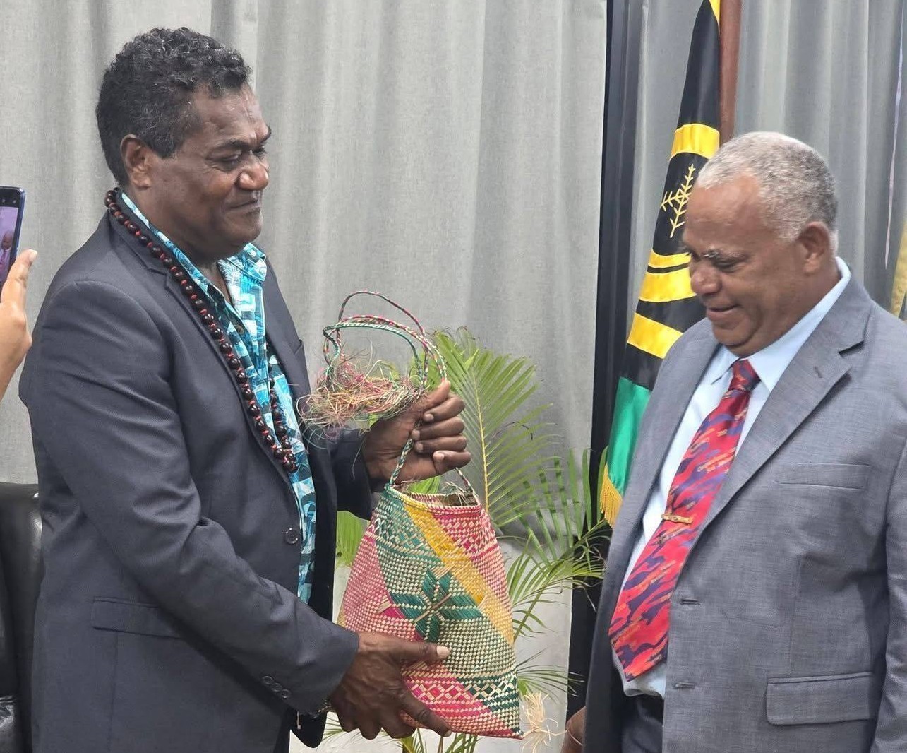 Souveraineté des îles Matthew et Hunter : Christian Tein réaffirme le soutien du FLNKS au Vanuatu