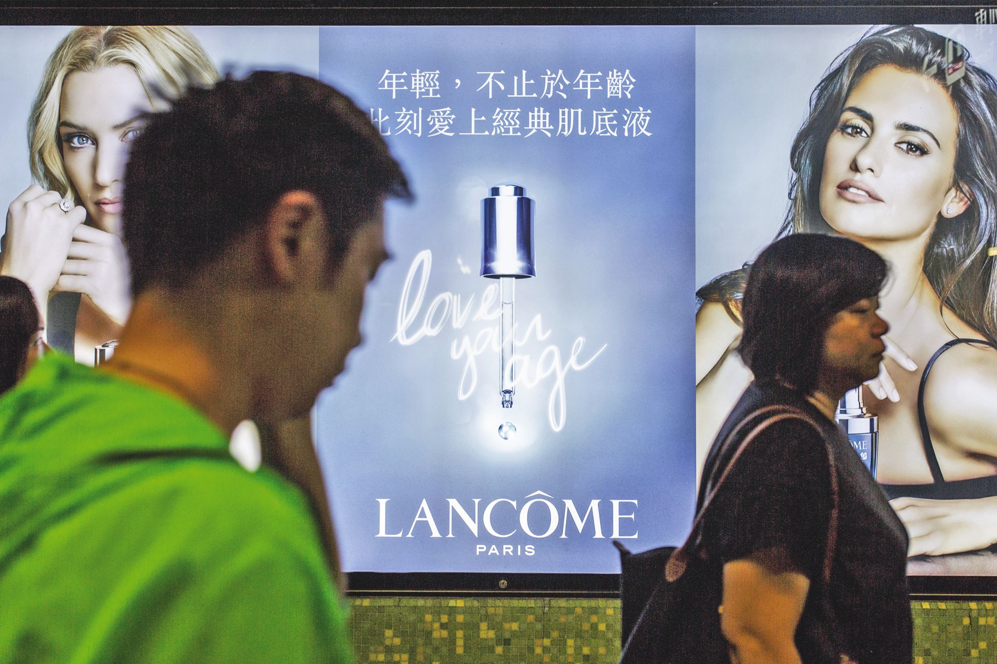 Hier, Lancôme et L’Oréal avaient fermé les portes de leurs points de vente dans l’île.