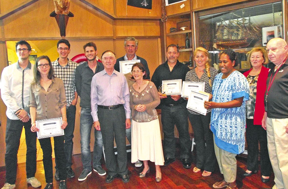 Les cinq vainqueurs de l’an dernier lors de la remise des prix organisée au restaurant  le Bout du monde, à Nouméa.