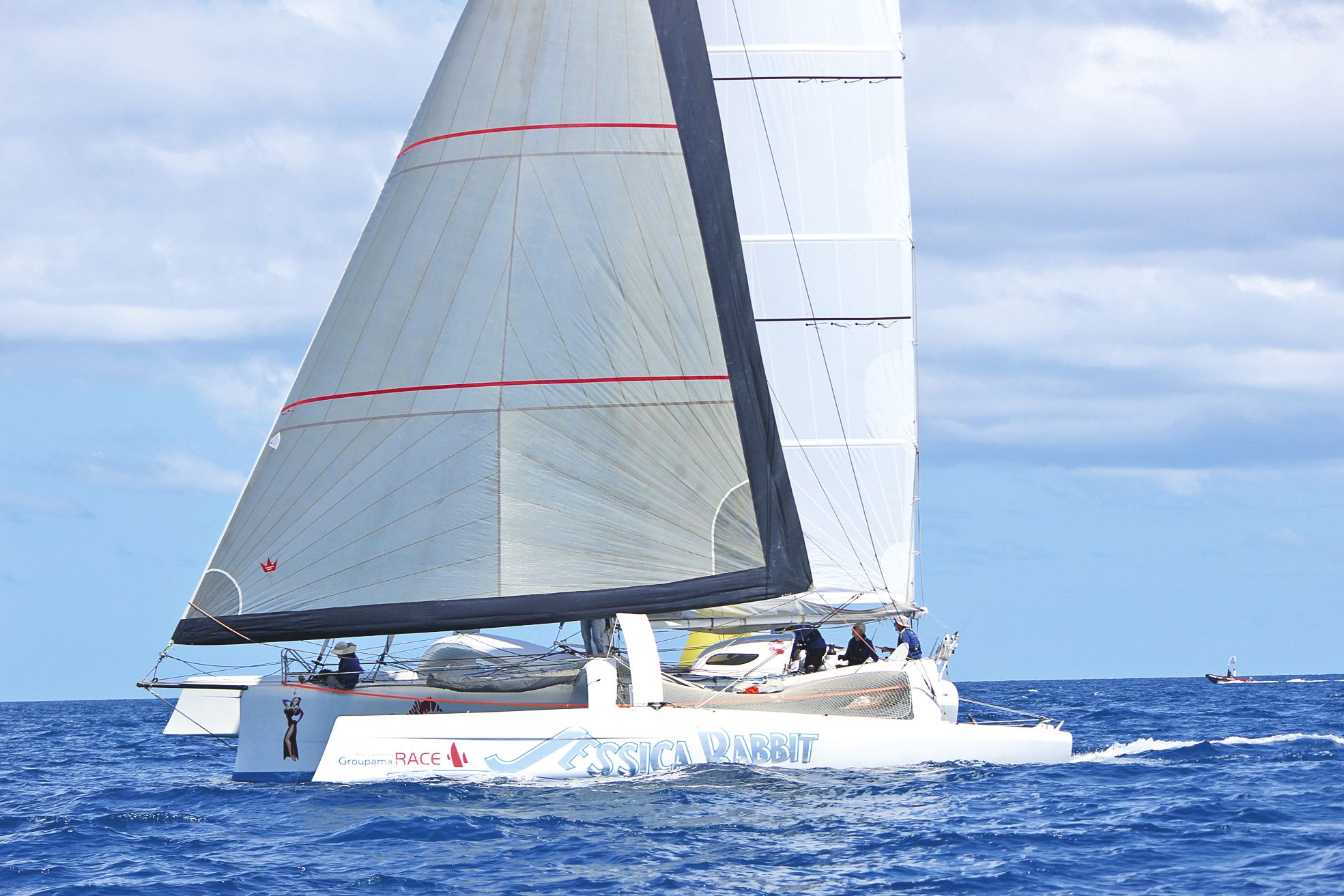 Lagon sud, 25 septembre. Quelques minutes après le départ, Jessica Rabbit fonce vers le sud de la Grande terre.