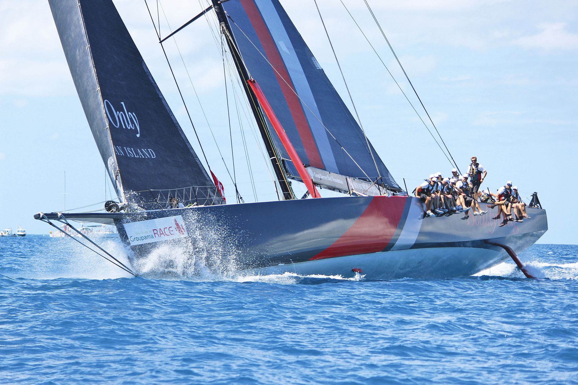 Lagon sud, 25 septembre. Les équipiers de Scallywag sont au rappel près de la baie des Citrons.