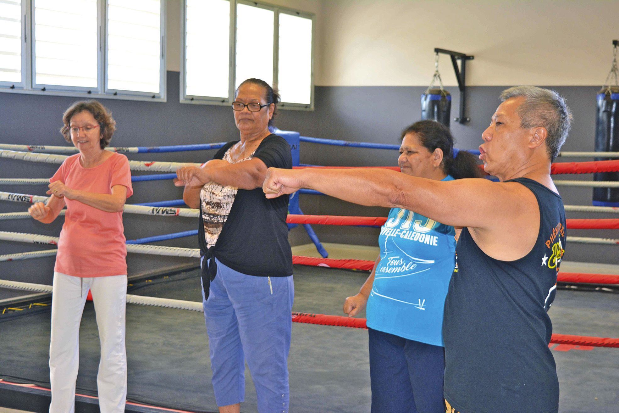 Certes, la self-défense n’est pas un sport de combat, mais les élèves du jour ont tout de même appris à se servir de leurs poings.