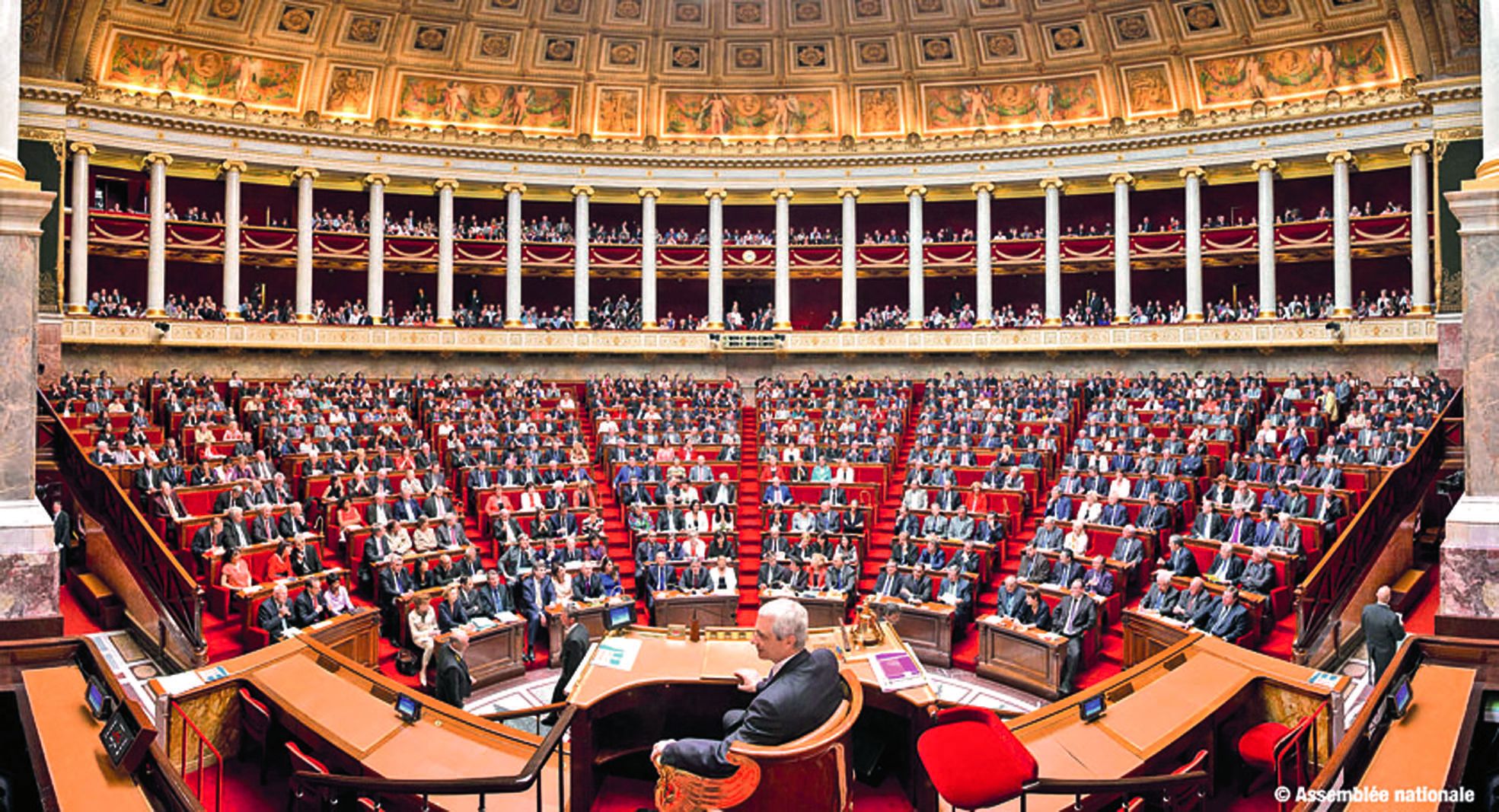 Créée en 2011, la commission d’enquête de l’Assemblée nationale  déplorait que « les élus locaux ont parfois manqué de vigilance ».