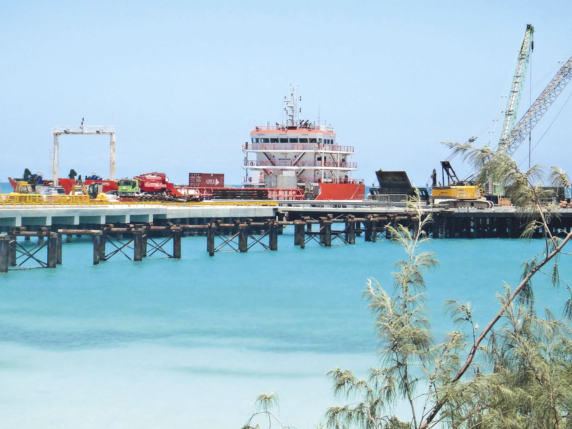 La plateforme d’accès est presque finalisée. Dans le même temps, l’ancienne structure métallique sera démontée.