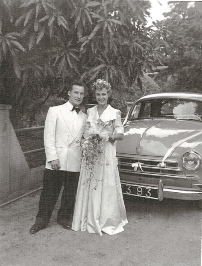 Lorsque Robert épouse  Denyse Noël en 1953, elle a 17 ans. Ils ont trois enfants, Monique, Robert et Yves.