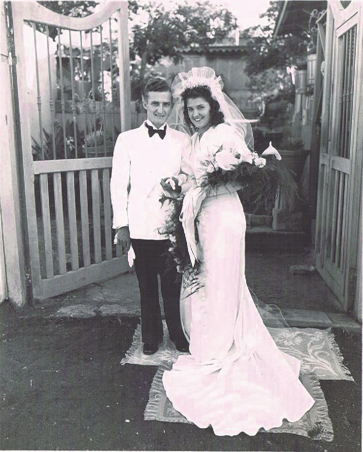 Maurice épouse Simone Sauvan. Ensemble ils ont deux enfants, Christian  et Christine.