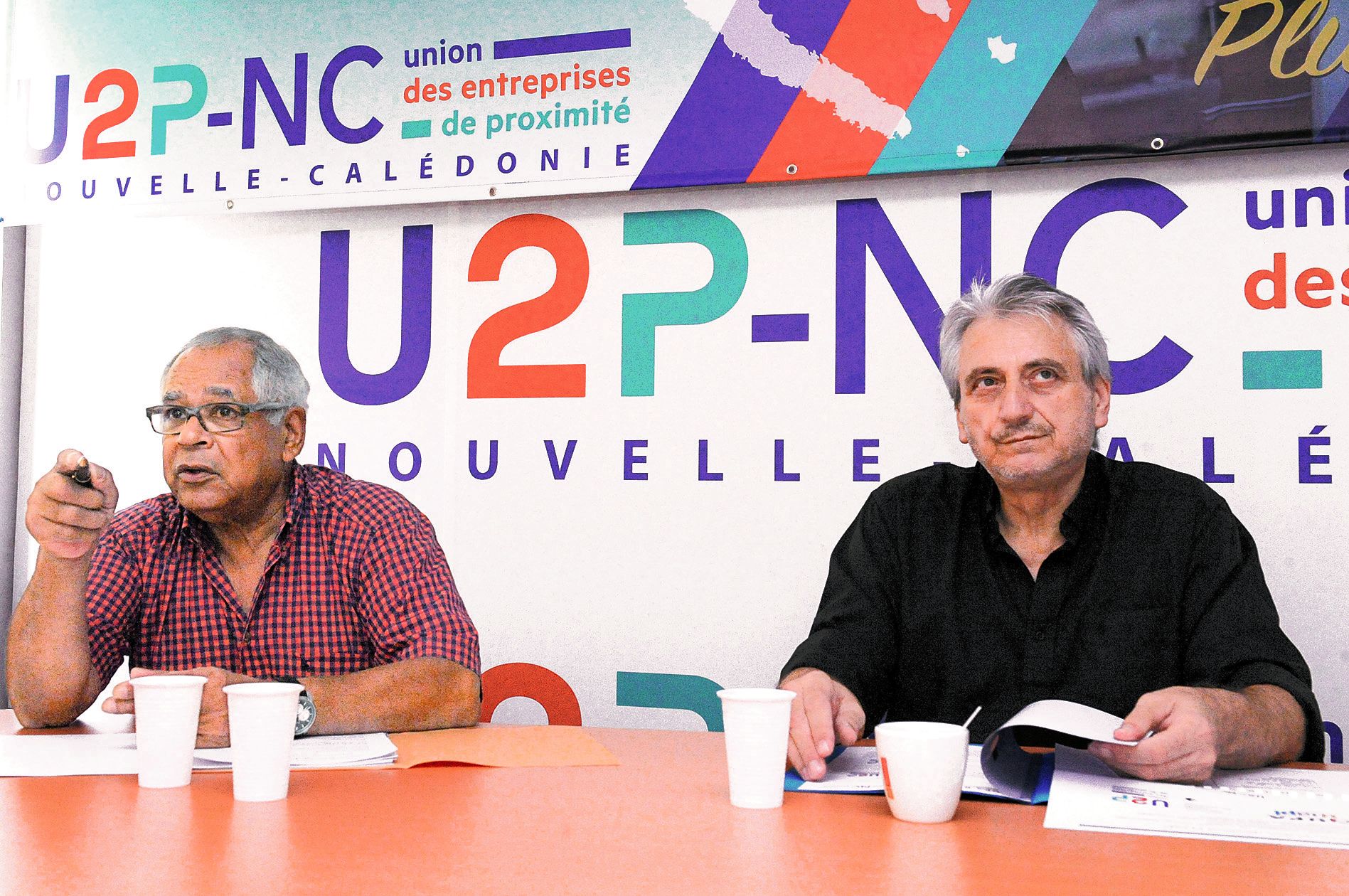 Jean-Louis Laval (à gauche), est président de l’UPA-NC, devenue U2P-NC, depuis 2013. Dan Samokine est le  premier vice-président de l’organisation.