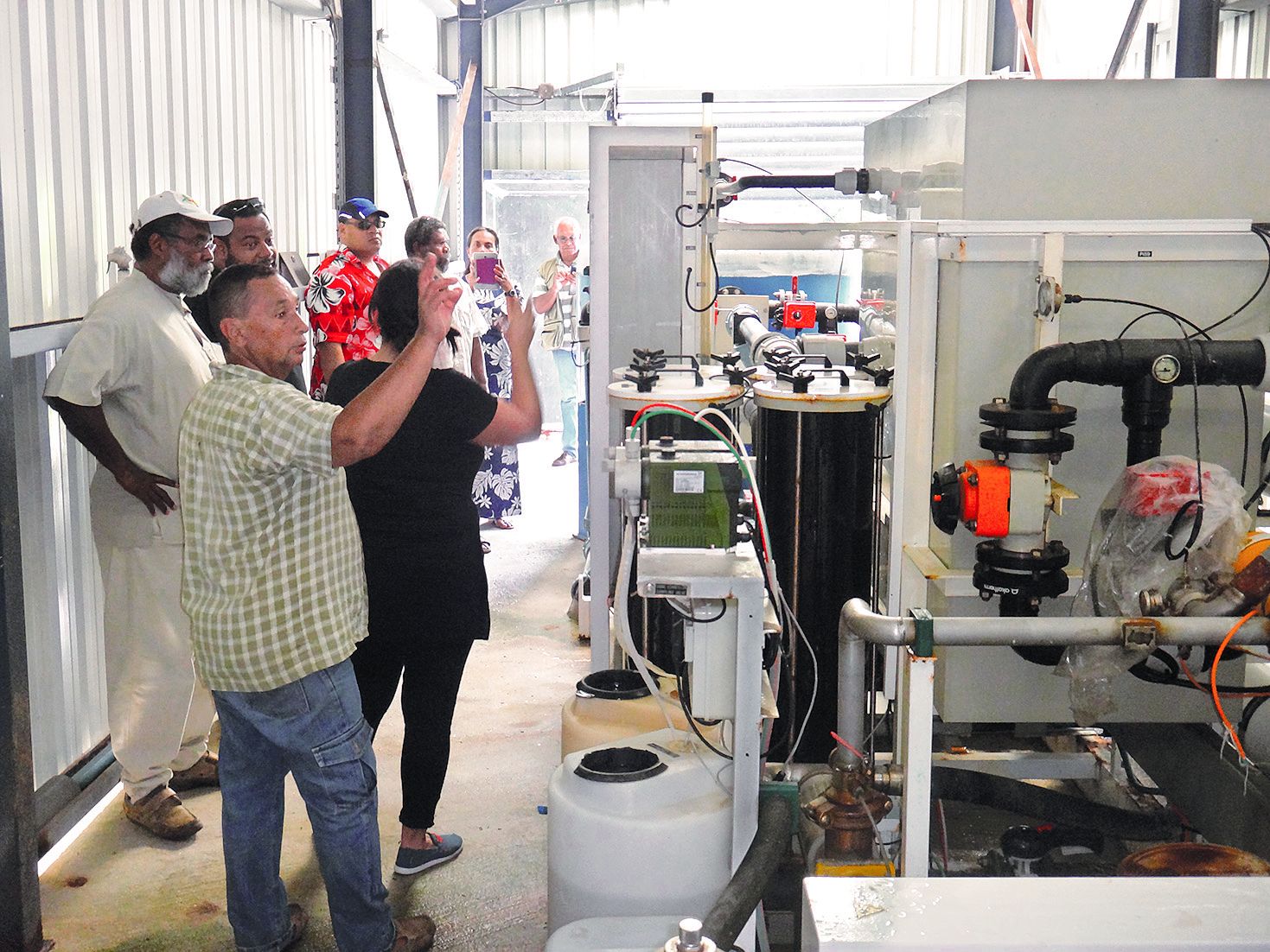 Les visiteurs se sont rendus dans l’une des usines  de dessalement par osmose inverse de l’île.