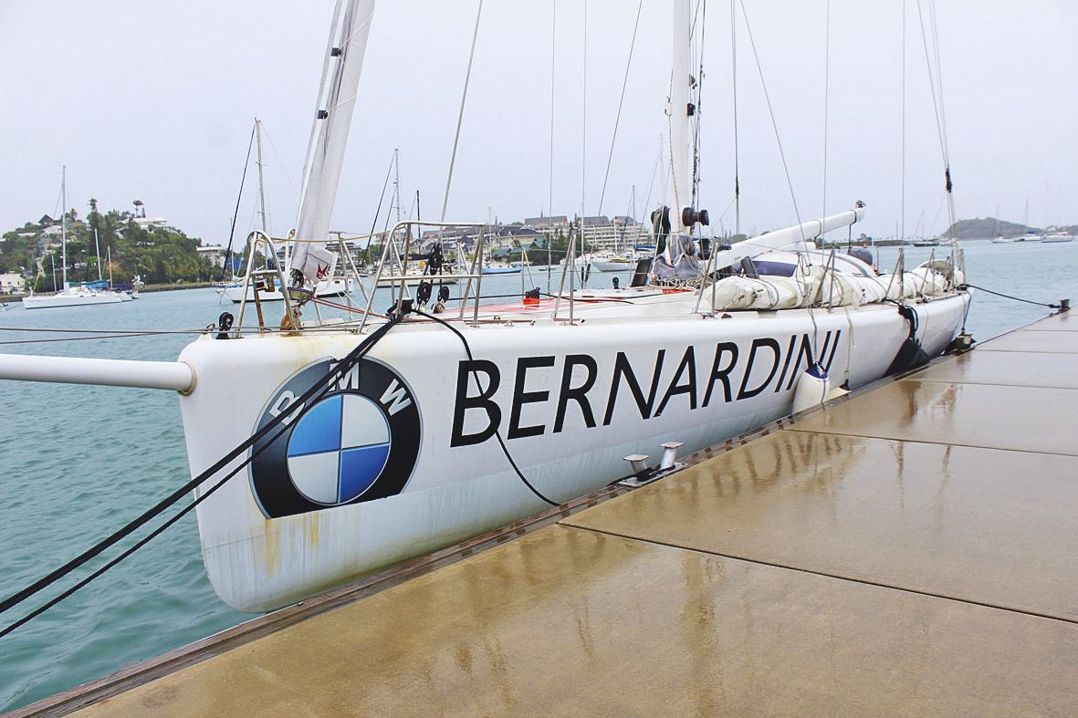 L’Imoca 60 Gonnagitcha II est à Port du Sud. Avec lui, Philippe Monnet a battu, en 1994, le record du tour du monde en solitaire d’Est en Ouest, sans escale ni assistance.