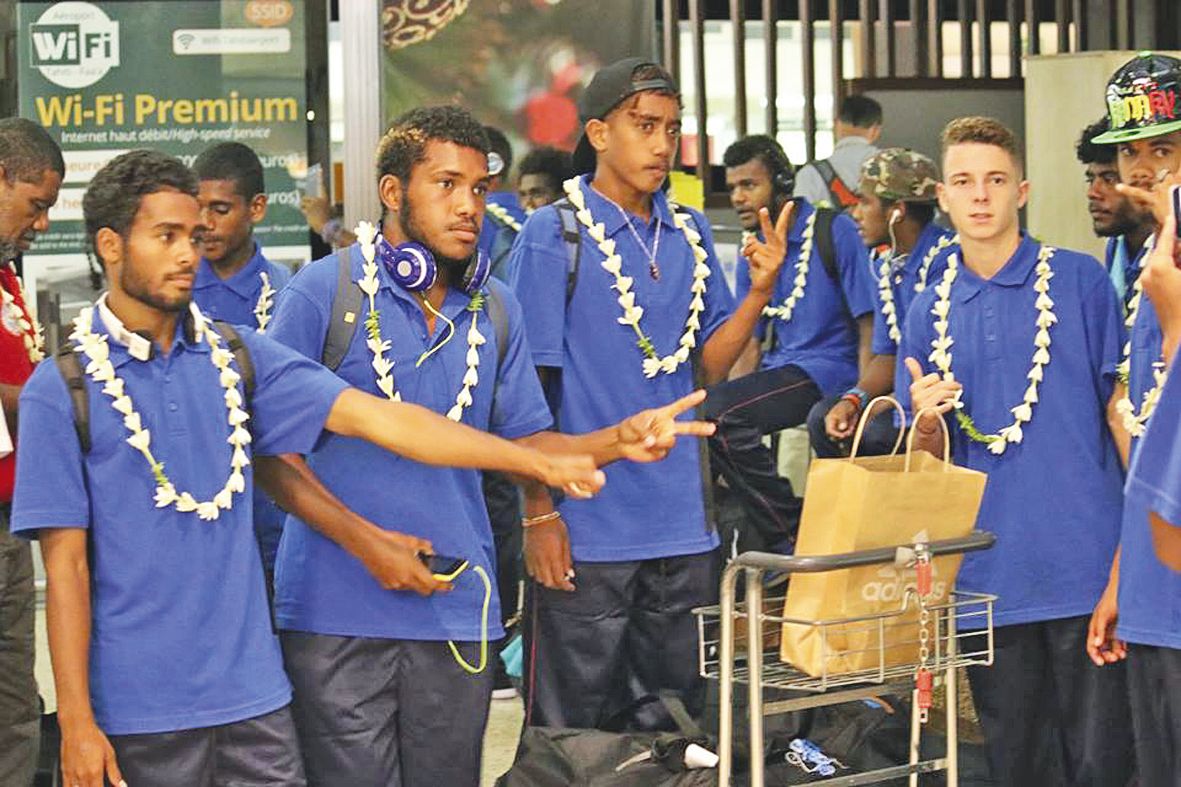 Les footballeurs calédoniens ont été accueillis à l’aéroport de Faa’a en milieu de semaine à Tahiti.
