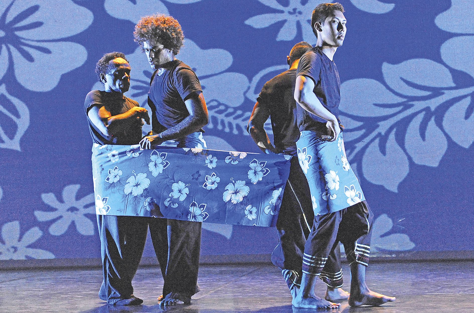 Les jeunes bénéficiaires du Chèque culture ont l’embarras du choix pour en profiter : théâtre, danse, concert… Ici, le spectacle Kakang, repris cette année au centre culturel Tjibaou.