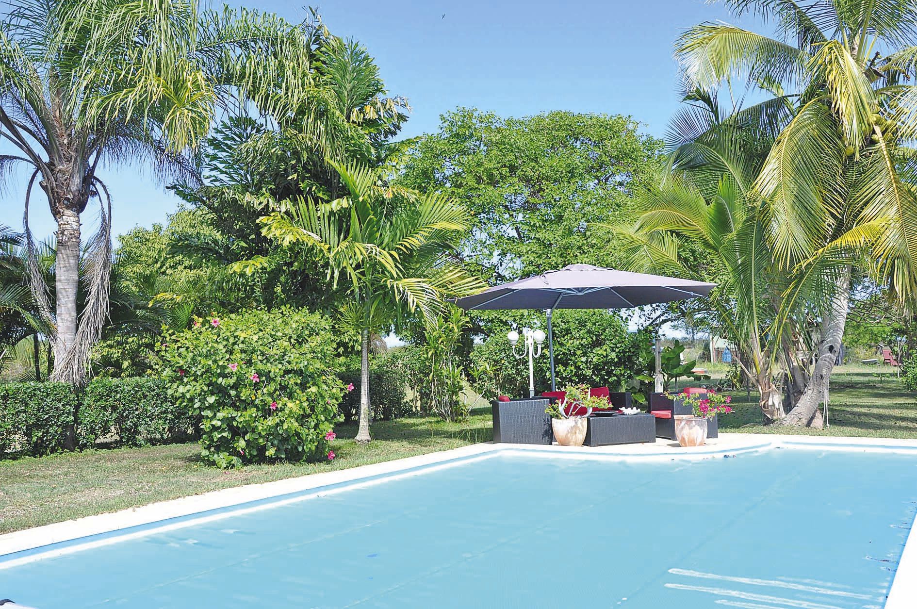 La piscine de la maison est en libre accès.