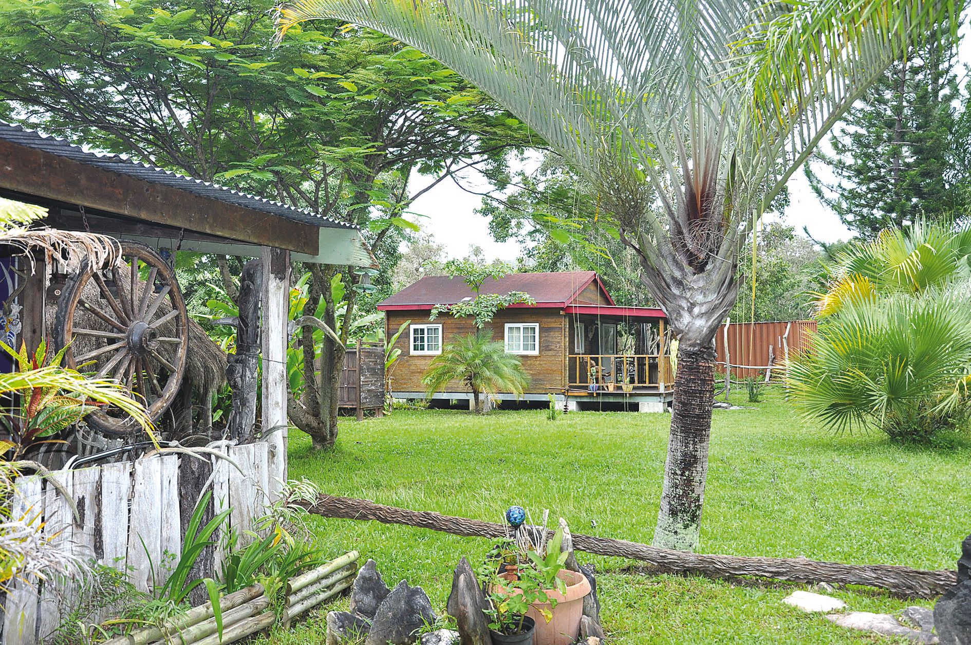 De petites structures touristiques se mettent peu à peu en place dans la commune ou son environnement proche.