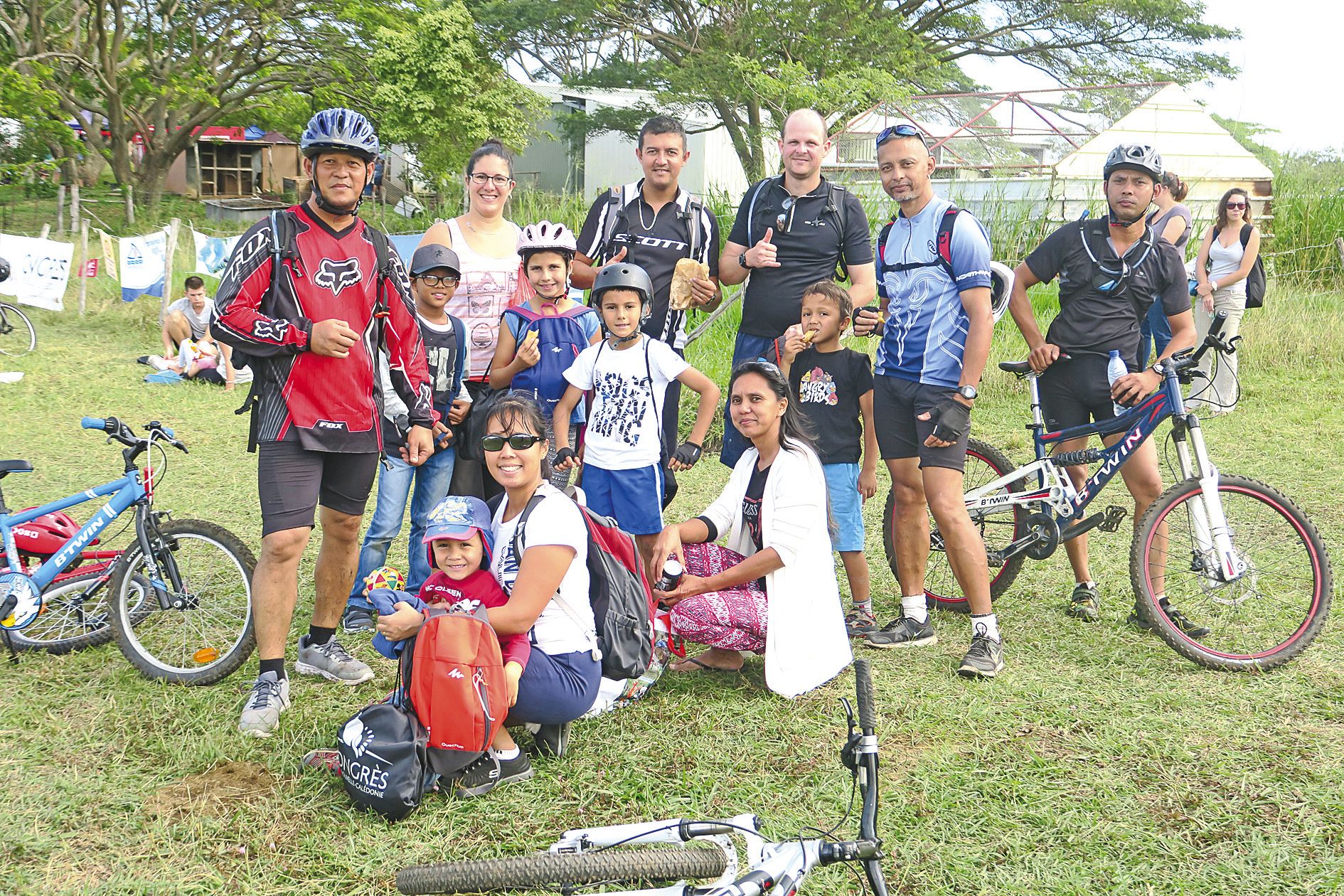 Avec des parcours de 1,5 km - pour les petits -, et de 12 km et 24 km pour les grands, la VTT Cancer est à la portée de tous les mollets. Sa vocation familiale ne s’est pas démentie cette année. « On a foncé, on a traversé des creeks. Je suis tombé, mais 