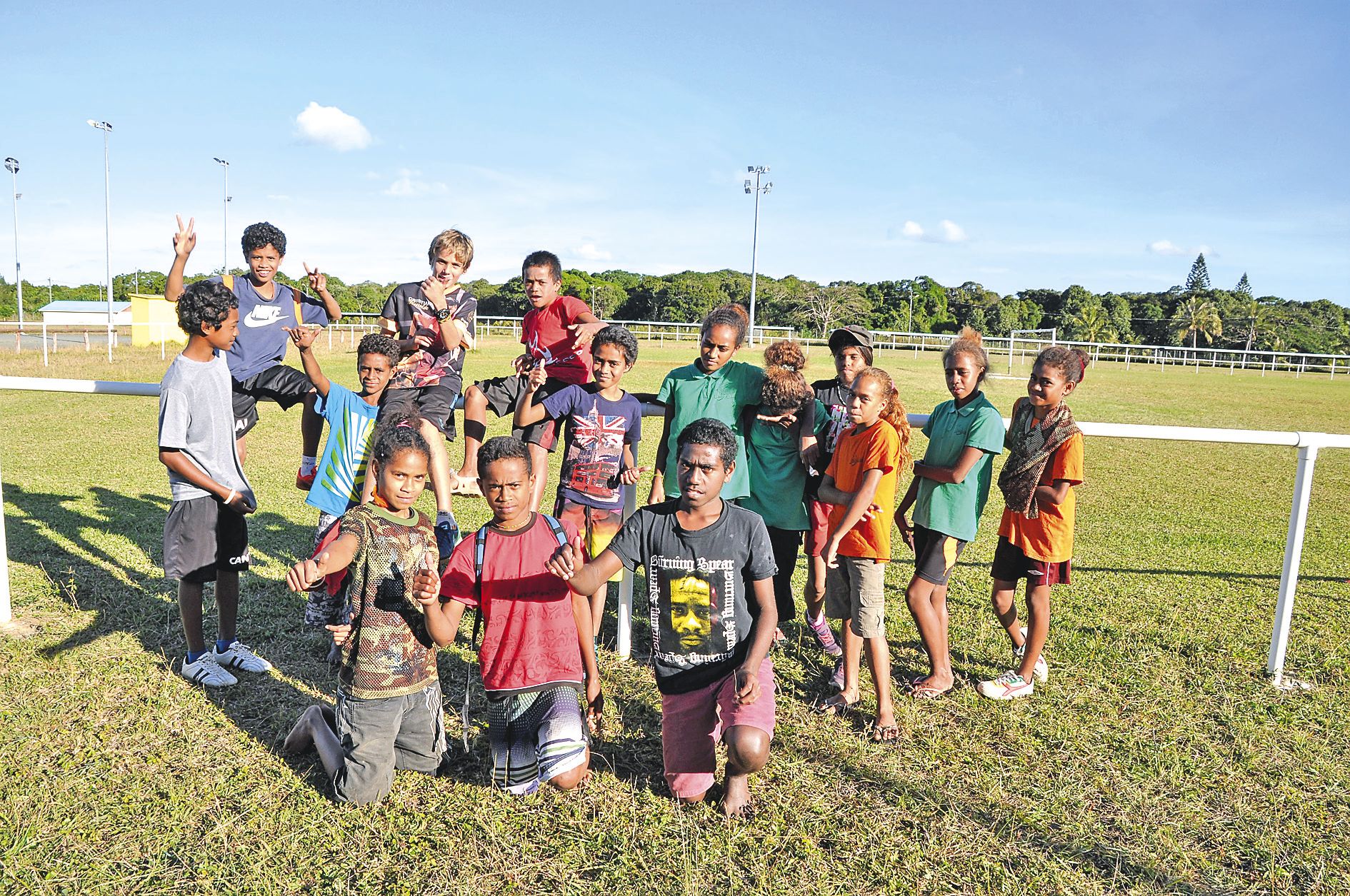 Sont qualifiés pour le cross territorial 2017 les benjamins de Taremen, les benjamines de Tadine et trois élèves méritants au classement individuel, arrivés premier de leur course : Cuki Boula et Laurence Waicane pour La Roche, Jean-Marie Citré pour Tadin