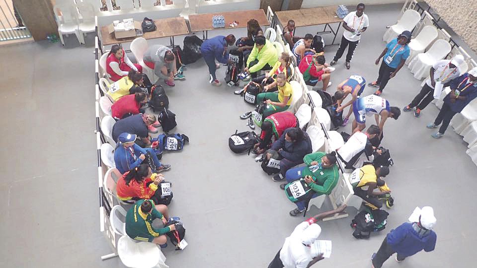 Ashley Bologna (ici dans la chambre d’appel aux côtés de ses concurrentes) a rencontré pour la première fois des adversaires du top niveau mondial. 