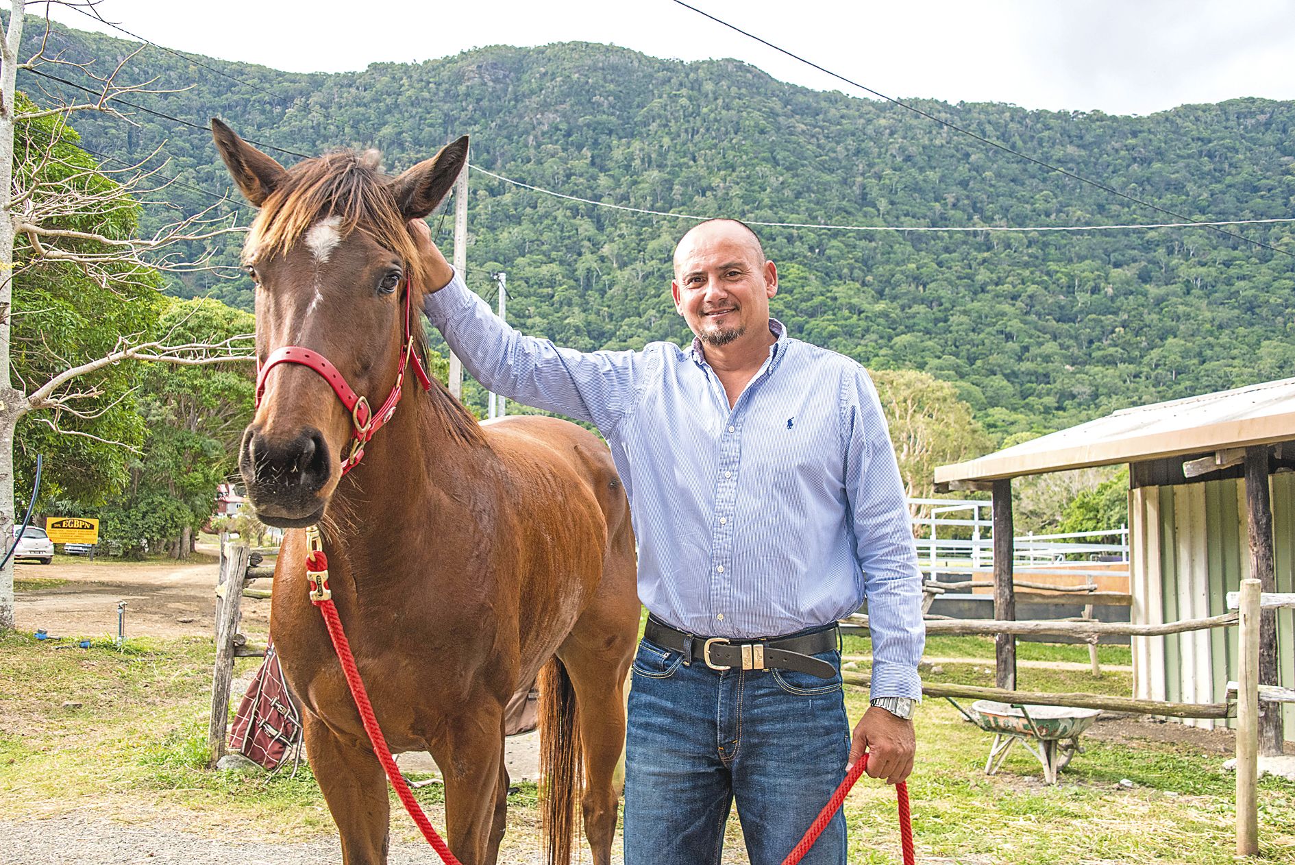Emilie Jolie, ici avec son propriétaire Nadir Boufenèche, devrait être l’une des grandes animatrices de la Coupe Clarke.