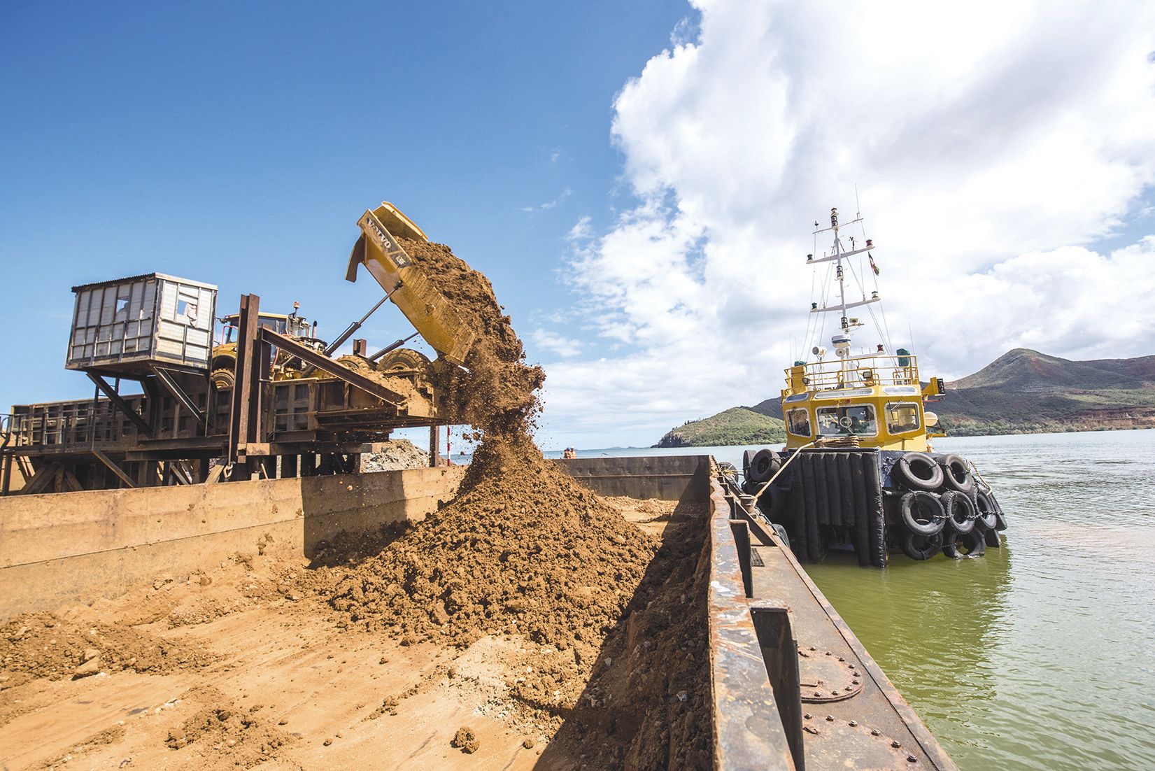 Les sociétés NMC (Nickel Mining Company) et MKM (Maï Kouaoua Mines) ont conclu  un accord d’exploitation conjointe du wharf en baie N\'Go.