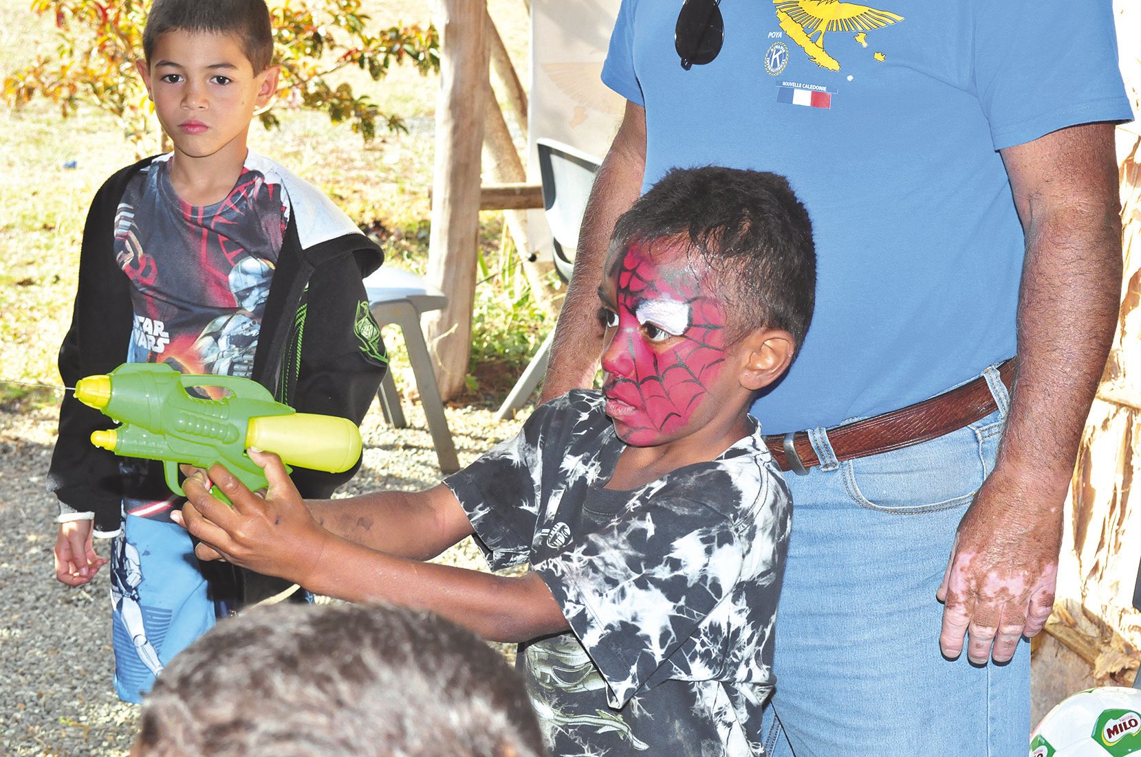 Plusieurs participants sont passés entre les mains expertes de la maquilleuse Bianca.  La prochaine action du club de service à destination des enfants sera la journée Halloween  à Bourail.