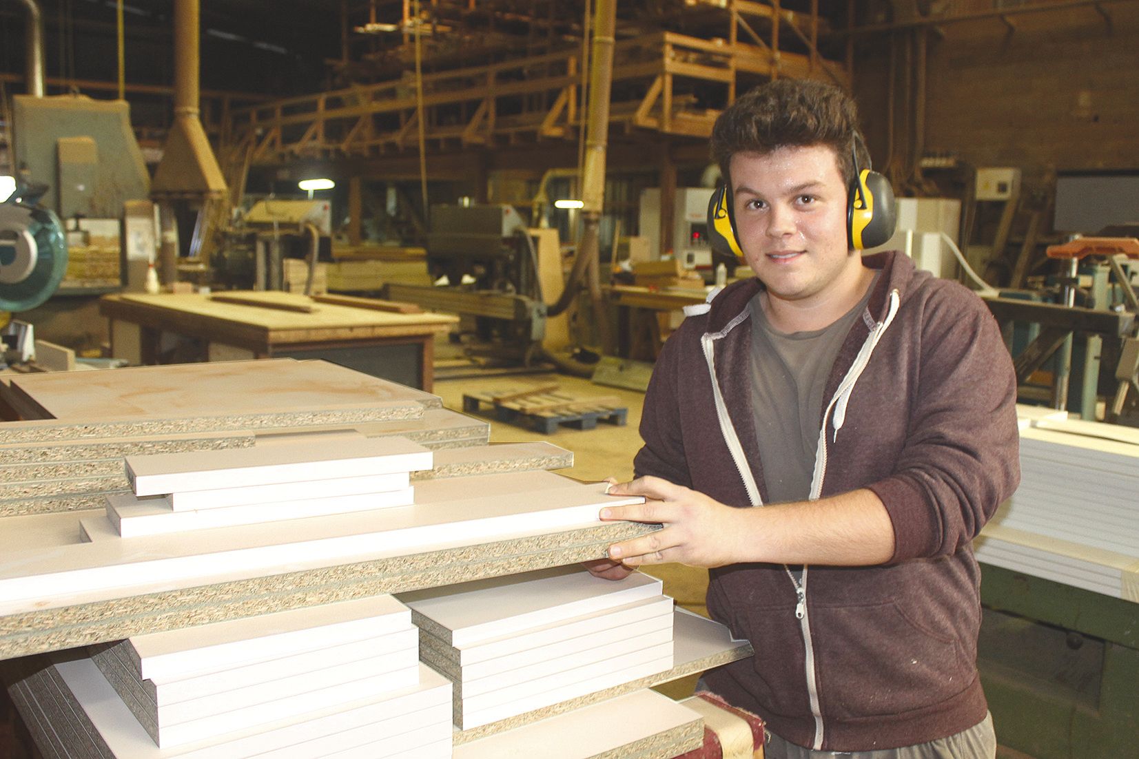Louis, en alternance à la menuiserie Beneytou, à Ducos.