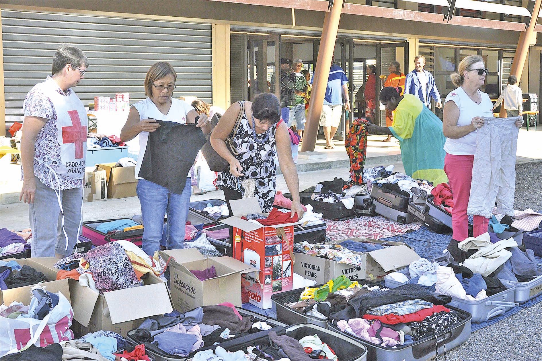 Le marché aux puces tenu par les bénévoles de la Croix-Rouge a eu autant de succès qu’à l’accoutumée. Petits et grands y ont trouvé leur bonheur parmi les nombreux articles à des prix battant toute concurrence.