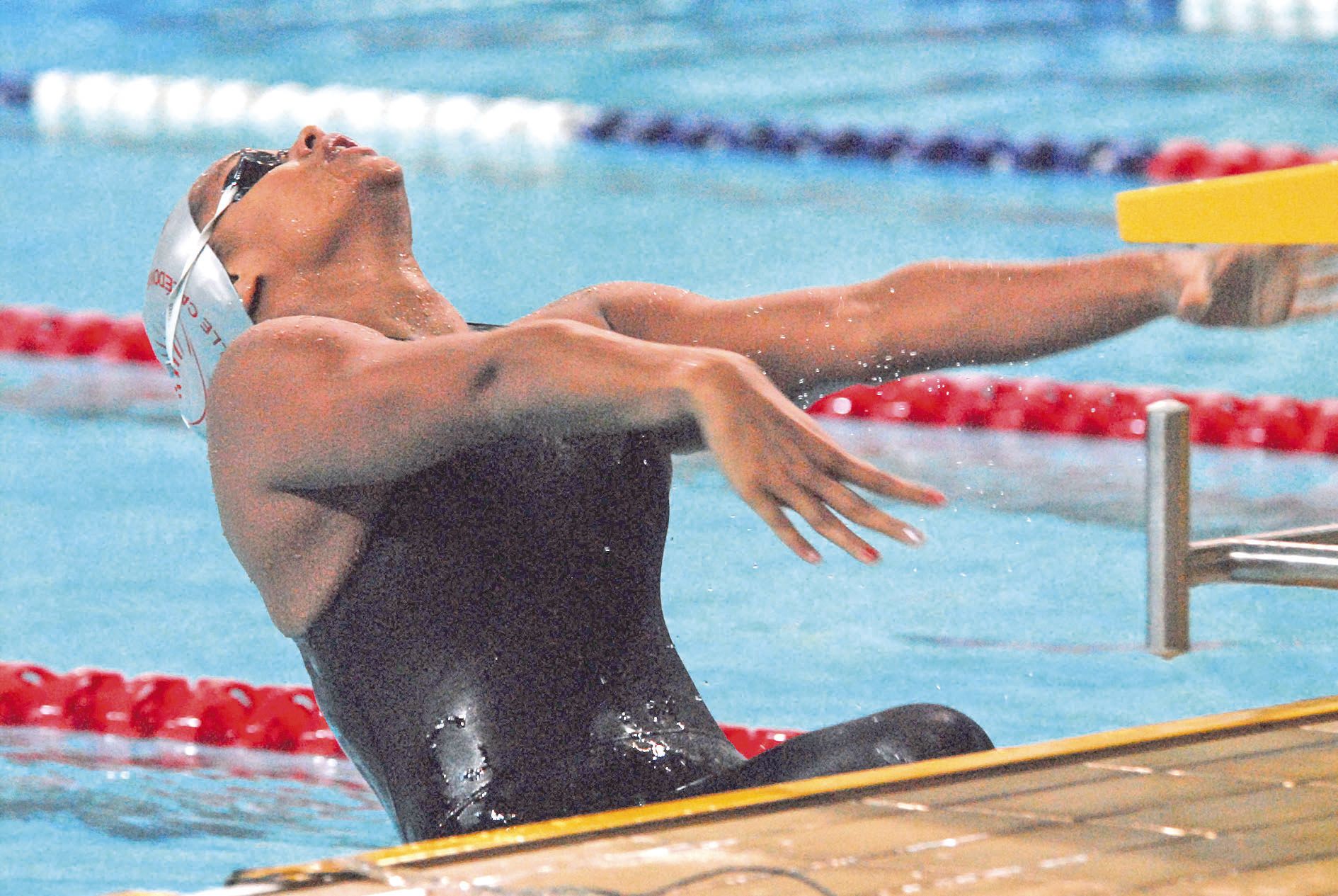 Beaucoup de jeunes Cagous ont eu des résultats très prometteurs sans parvenir à concrétiser en élites. S’il fallait retenir un nom  ce serait celui de Reine-Victoria Weber qui en 2006 se qualifie  pour les Mondiaux juniors. Elle terminera 7e du 50 m dos.