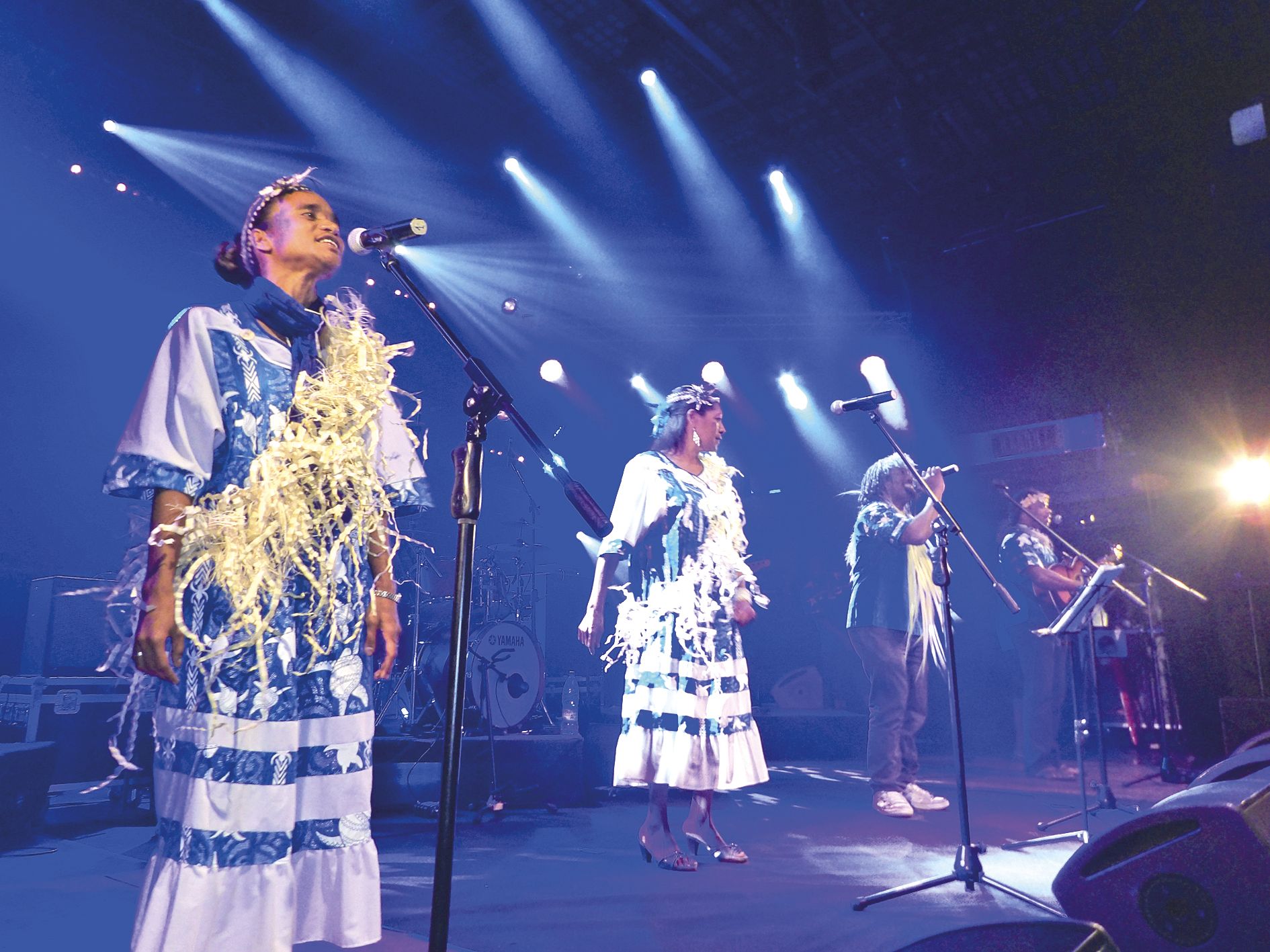 Une soirée 100 % Iaai a mis le feu au Mouv’, samedi soir, à  Rivière-Salée. Près de 350 personnes se sont donné rendez-vous pour écouter le groupe Lueny en première partie, suivi de Iaai Trady et de Blue Hau. Créée en 2007, cette formation de dix musicien