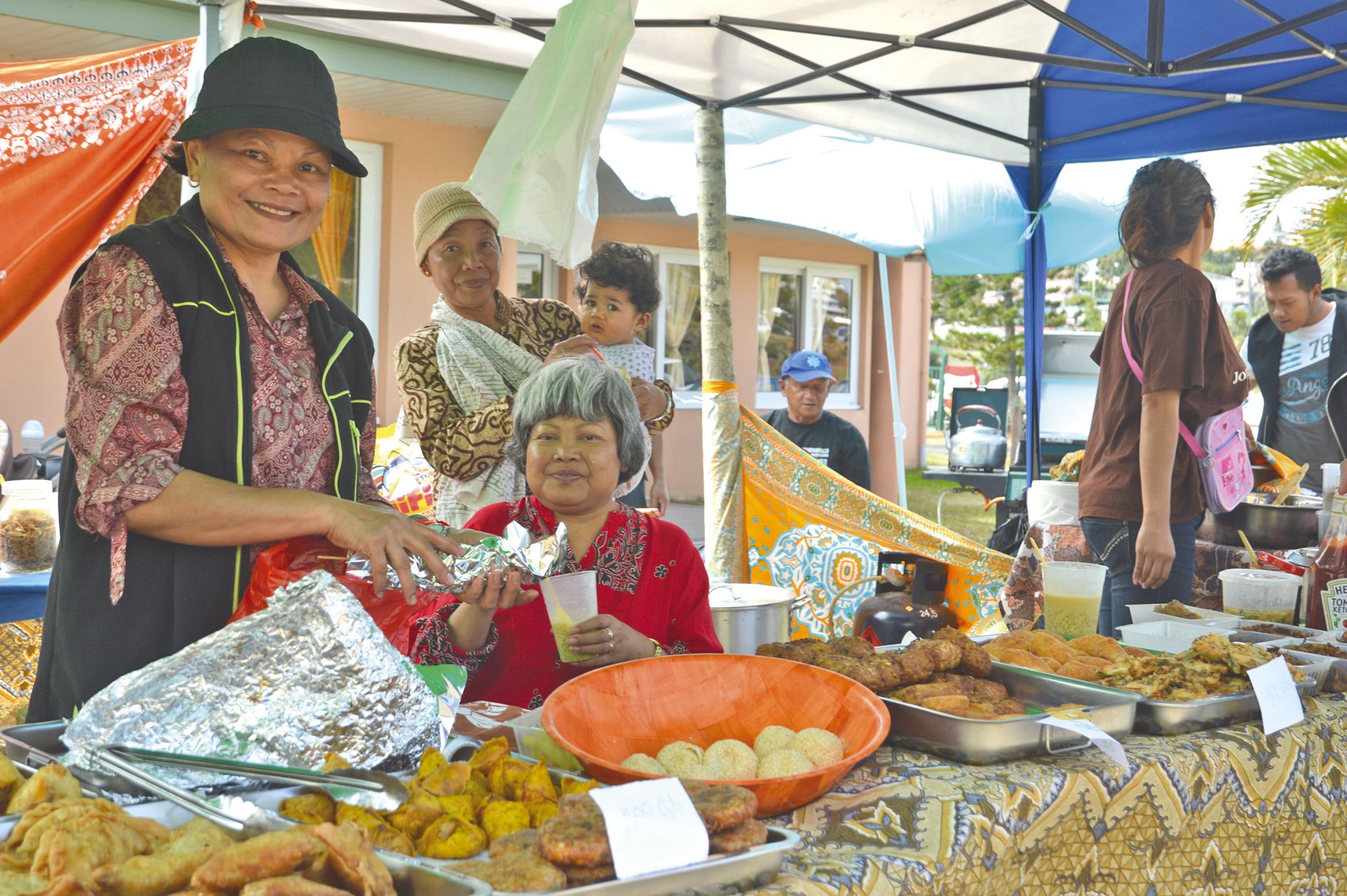 Le consulat d’Indonésie a pris ses quartiers à la résidence des Cerisiers bleus, samedi, au Faubourg-Blanchot avec deux stands de nourriture et des représentations de danse. À l’occasion de la Semaine mondiale d’Alzheimer, la structure pour personnes âgée