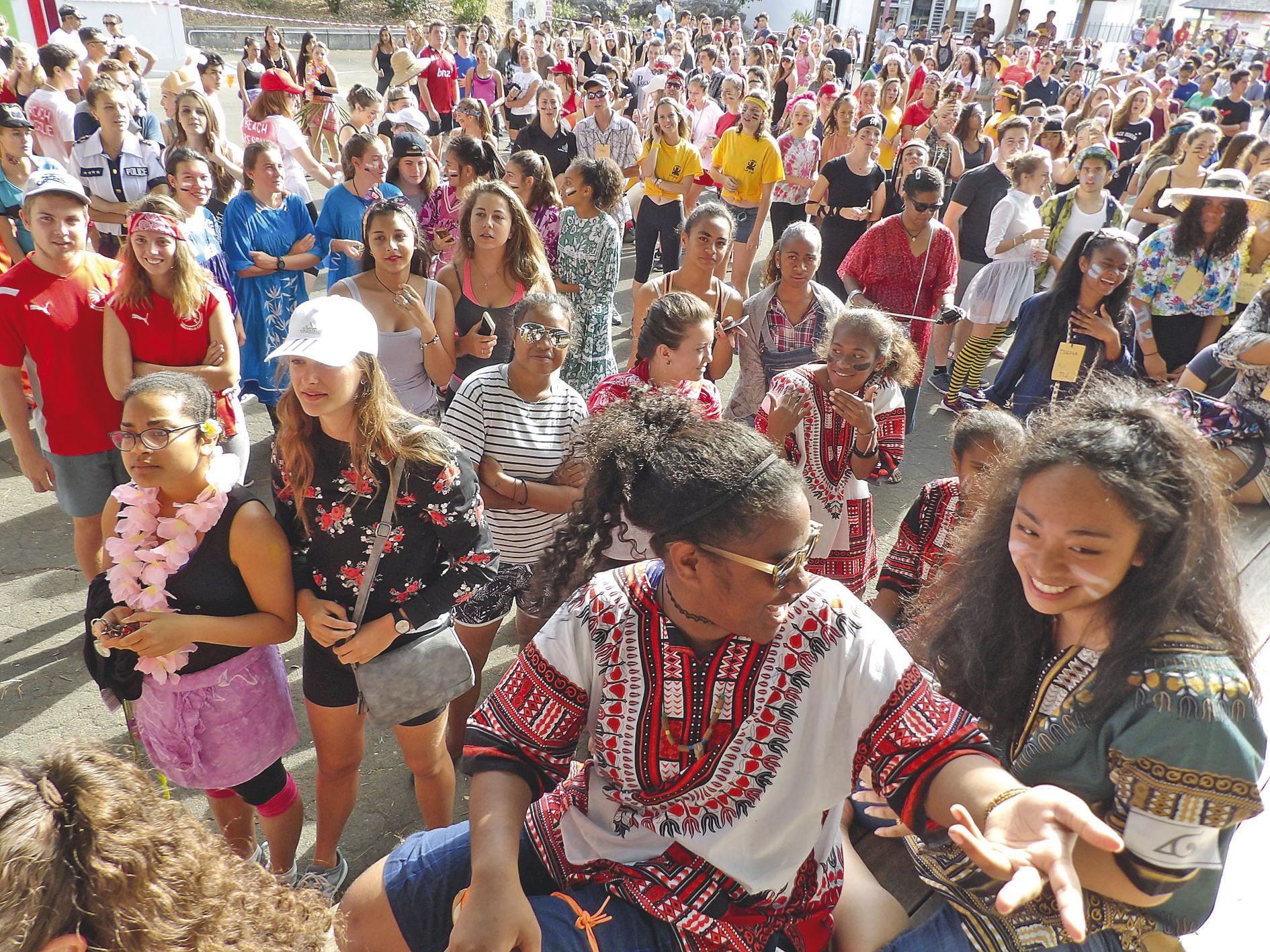 Une épreuve sportive sécurisée par l’ensemble de l’équipe enseignante qui s’apparente davantage à une journée de cohésion où chacun s’est laissé aller à la fantaisie.