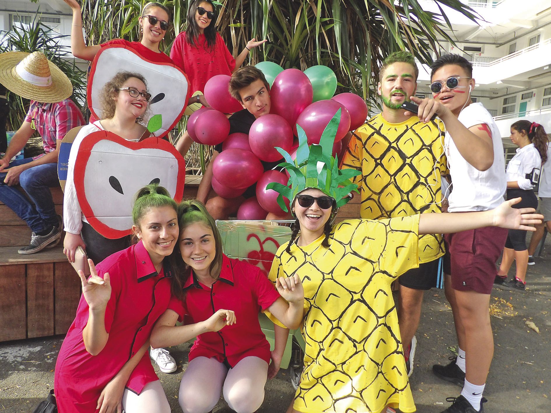 En échange de leur dossard, les coureurs ont reçu bouteilles d’eau et pains au chocolat. En parallèle, des ateliers  de prévention ou de sensibilisation au handicap et à la défense de l’environnement ont trouvé place dans la cour.
