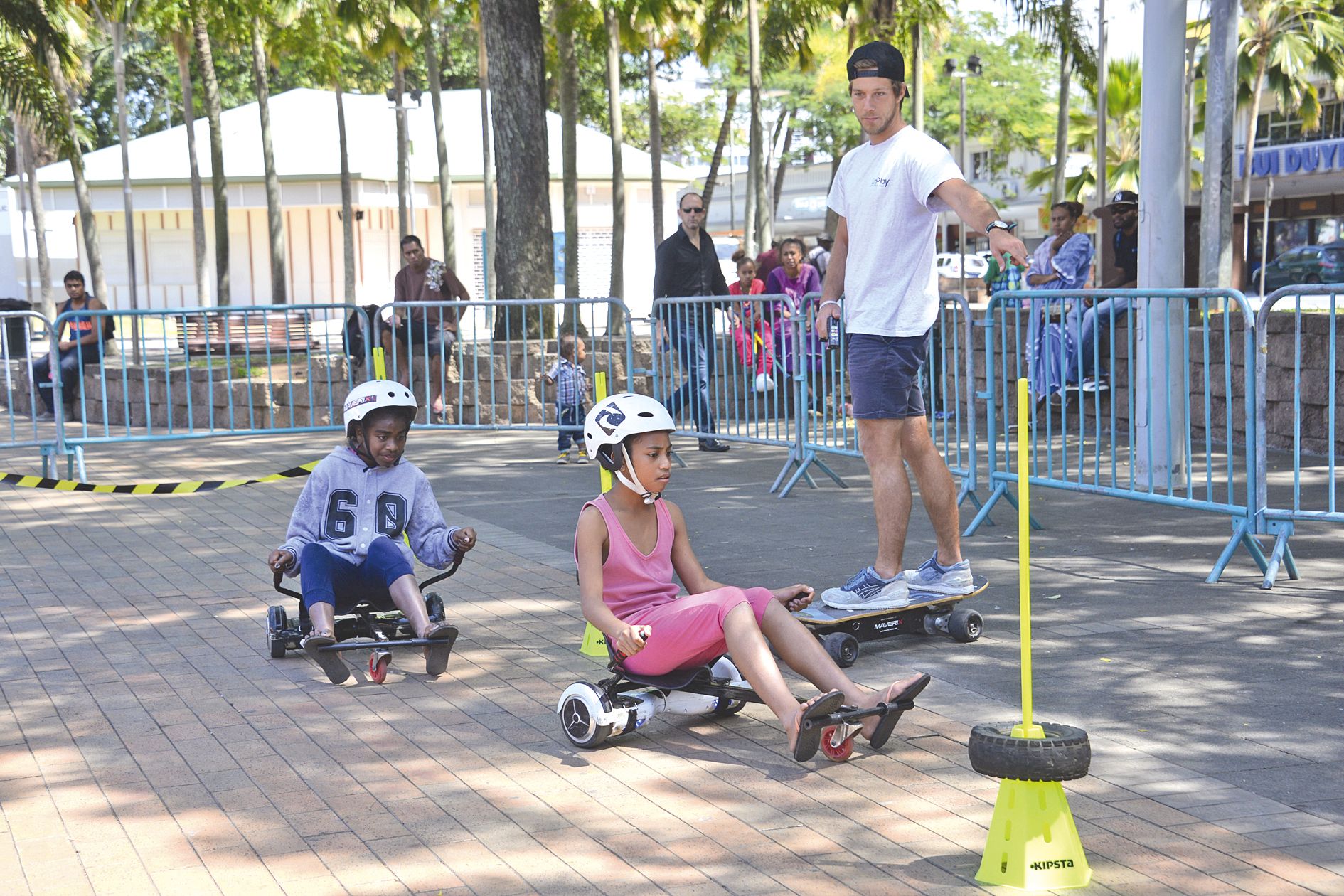 Les enfants aussi ont pu découvrir les joies des engins électriques comme ce e-kart.  L’entreprise E-play, qui a commencé avec des animations grand public, s’oriente aujourd’hui vers les touristes, notamment grâce à un partenariat avec Nouméa Discovery depuis quelques semaines.