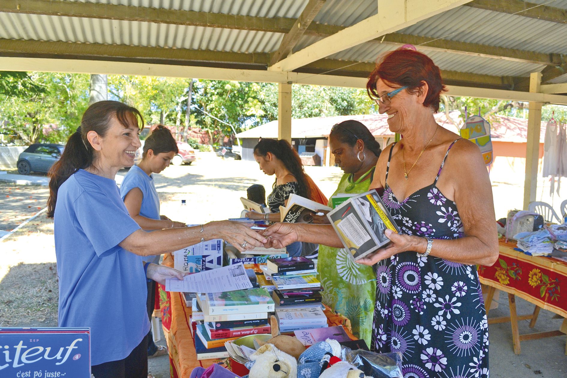 Hier matin, la Société protectrice des animaux en Nouvelle-Calédonie (Spanc) proposait une brocante afin de lever des fonds pour l’association. Mais une fois n’est pas coutume, peu de gens se sont déplacés. « On a une petite affluence, sans doute à cause 