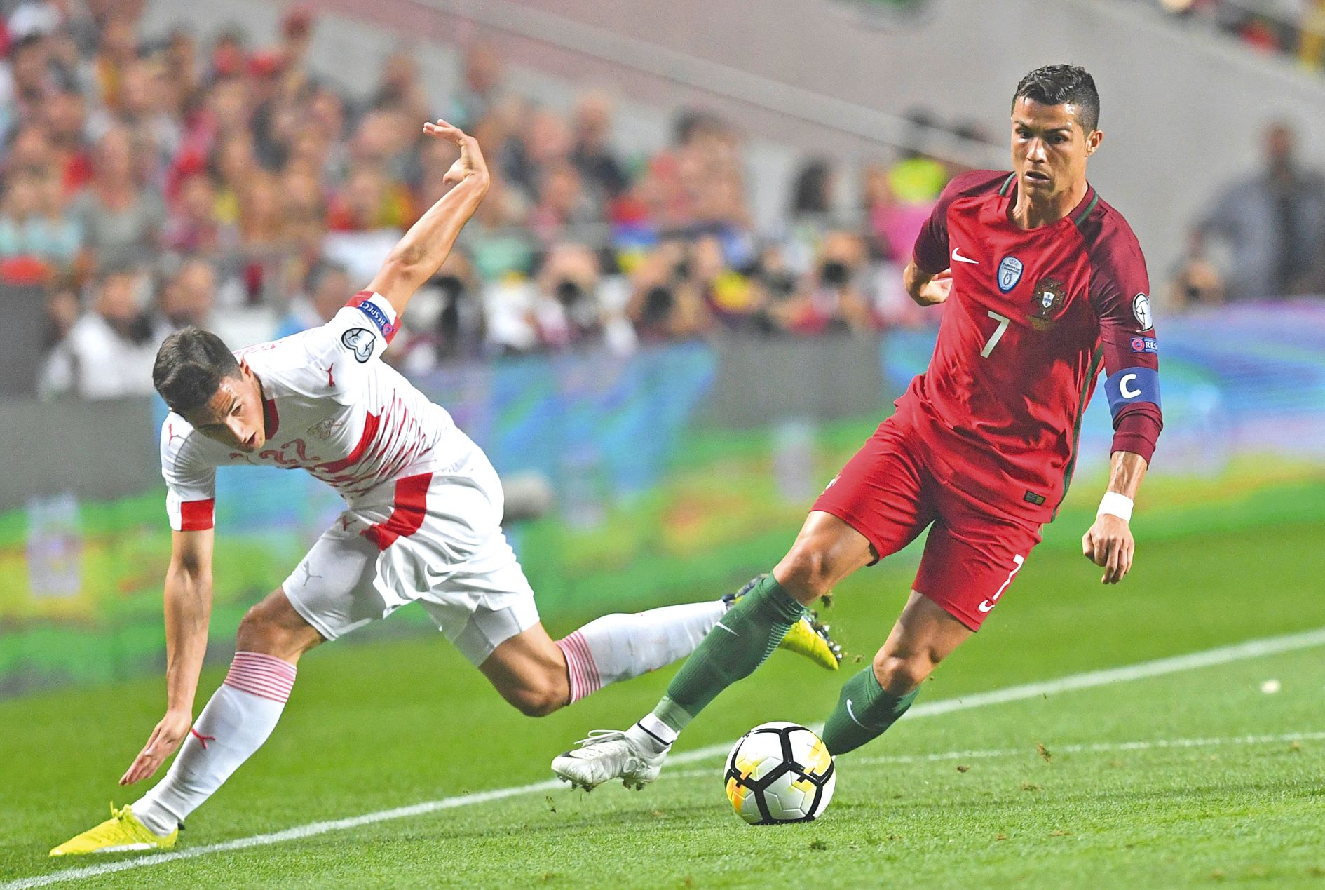 Cristiano Ronaldo (à droite) sera bien présent au Mondial en Russie l’an prochain.