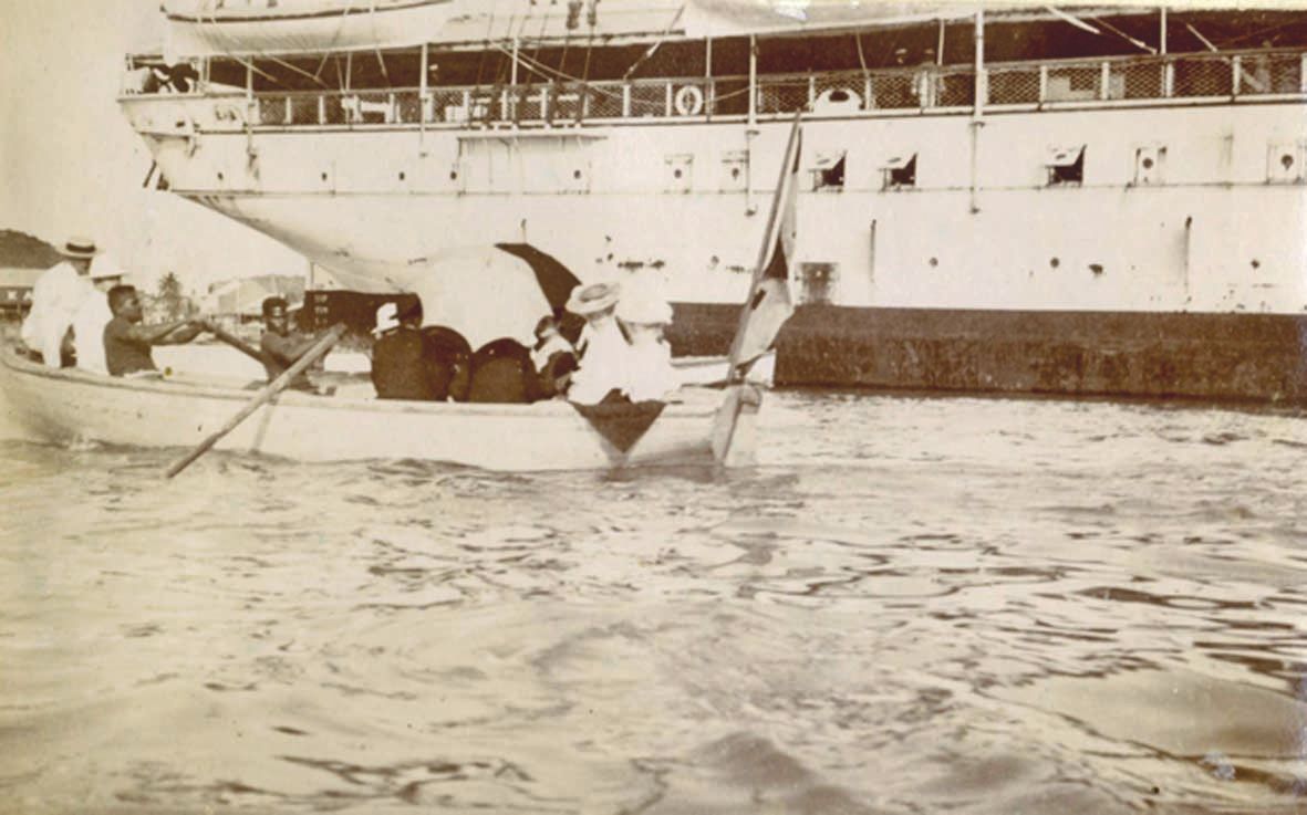 Le peintre est arrivé en Nouvelle-Calédonie en 1891 sur l’Océanien,  un navire de 4 260 tonneaux, et de 126 mètres de long.