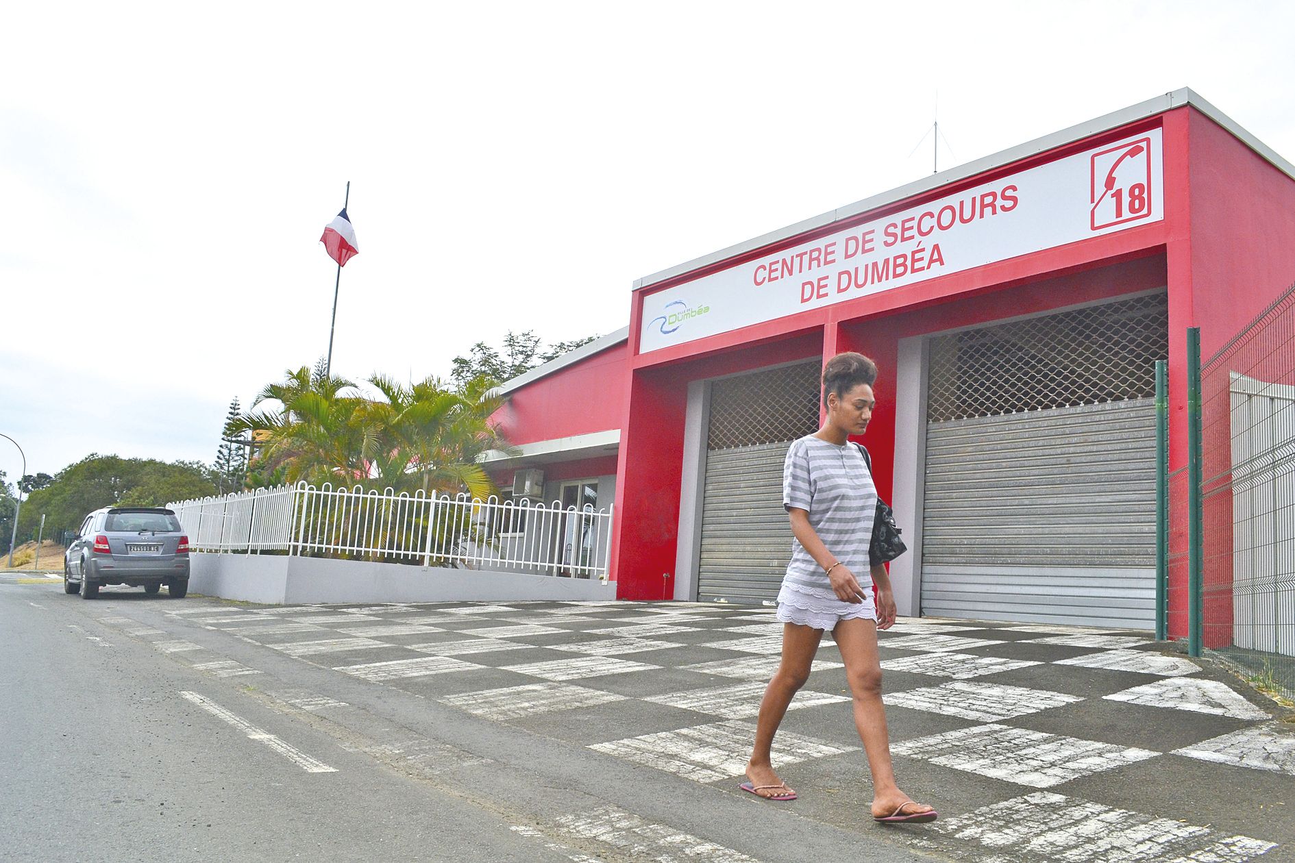Les sapeurs-pompiers de Dumbéa sont basés au cœur du quartier d’Auteuil. Mais compte tenu de leur éloignement avec la partie nord de la commune, l’exécutif municipal a décidé d’ouvrir un poste de secours avancé dans la mairie nord, en septembre, afin d’y 