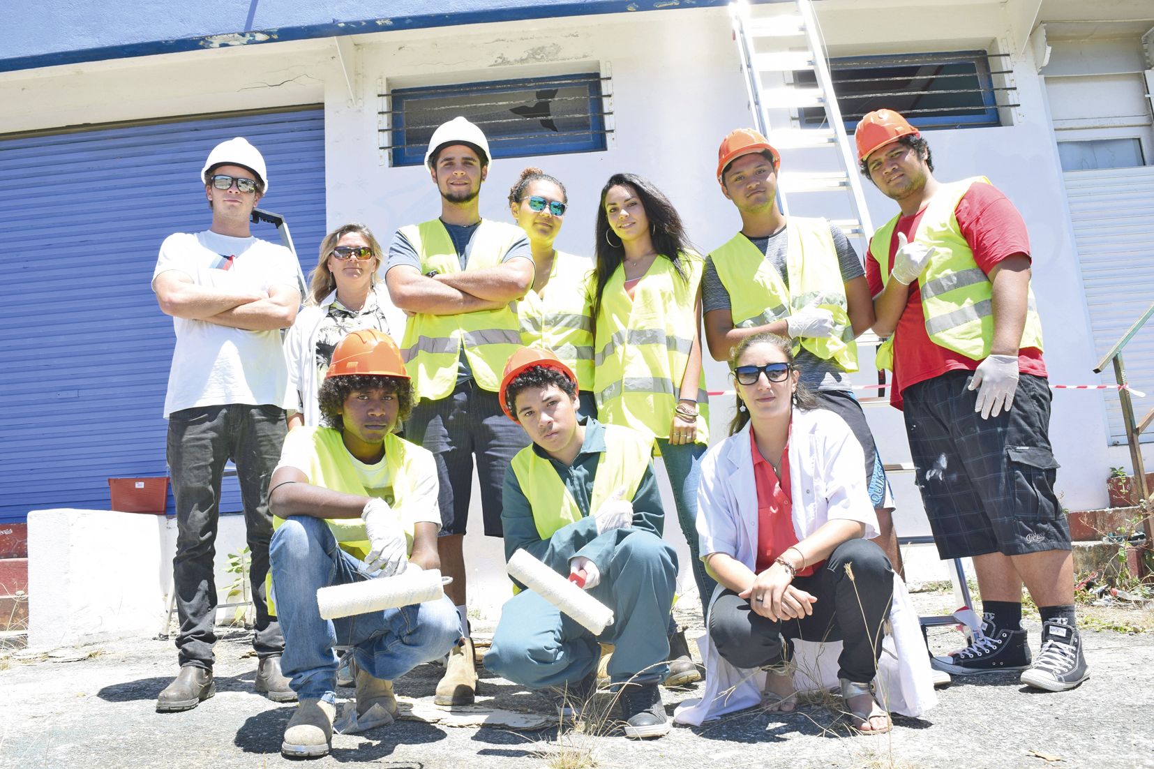 L’équipe au complet : Quentin, Ayrton, Salomé, Marion, Dylan, Obrien, Jean-Jacques, John et les deux professeurs.