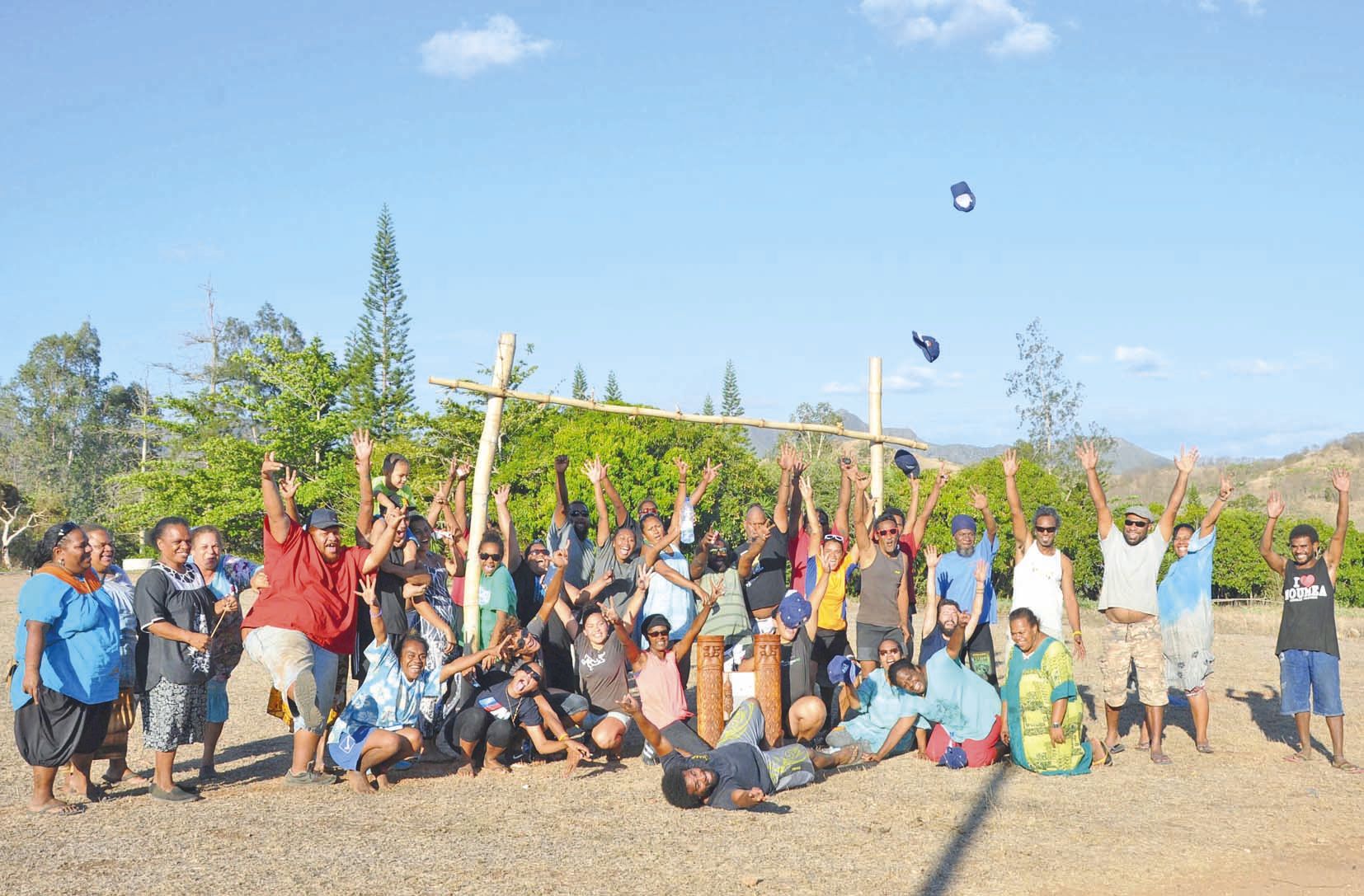 La formule du tournoi convivial adulte (TCA) a vu le jour il y a quatre ans, à l’initiative d’un éducateur sportif du CPNSL. Elle regroupe les
communes de Poya, de Pouembout, de Koné, de Voh et pour la première fois, de Kaala-Gomen. Un TCA est organisé dans chacune de ces communes,
les deux meilleures équipes sont alors sélectionnées pour la grande finale TCA, qui se déroulera le samedi 4 novembre à Pouembout.