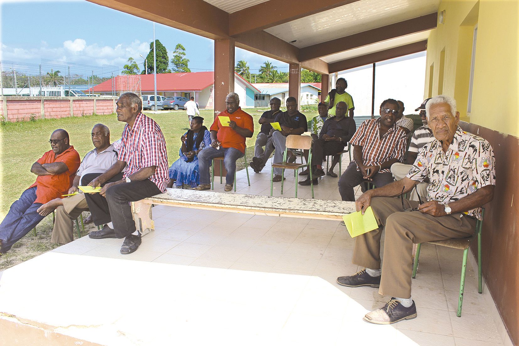 Les autorités coutumières, religieuses et politiques étaient présentes à cette cérémonie. Beaucoup sont ses anciens élèves.