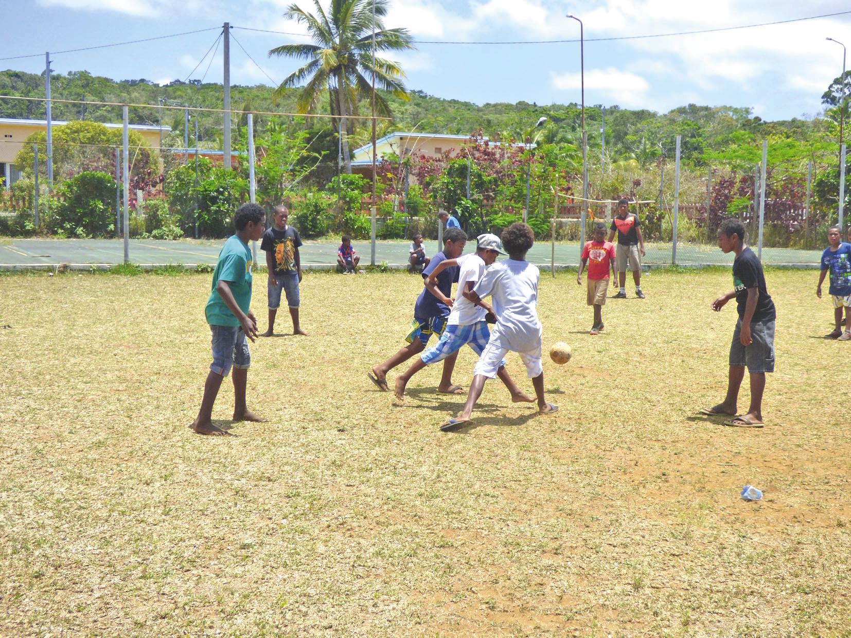 Que ce soit sur le trampoline ou le terrain de football, les parents se sont mobilisés pour que les enfants puissent s’amuser toute la journée.