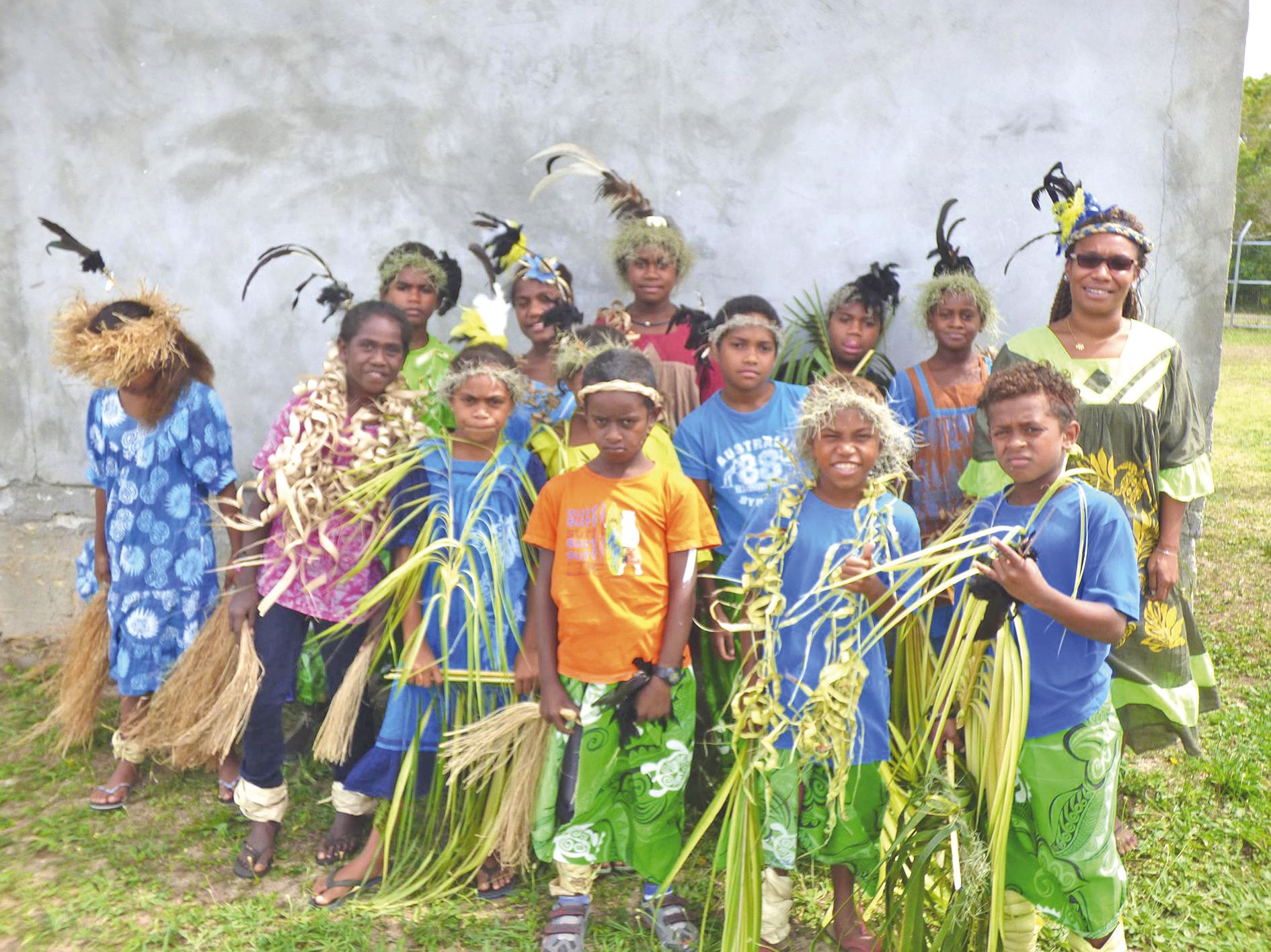 Les écoliers du district ont interprété des chants et des danses.