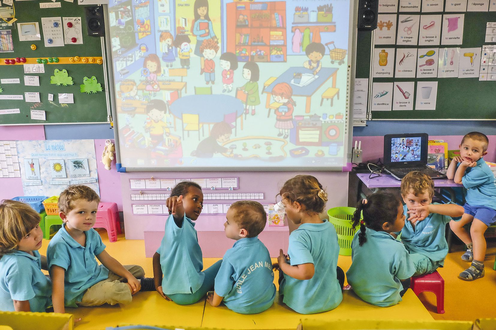 Plus de 20 500 enfants ont été équipés cette année. En prévision de 2018, 125 000 polos, 27 000 polaires et 19 000 vestes ont été commandés.