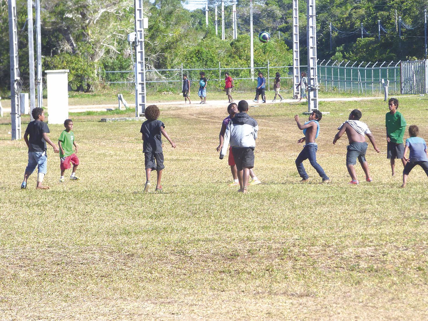 Les jeunes de la tribu et du district de Gaïtcha se sont affrontés dans des tournois de football et volley-ball.