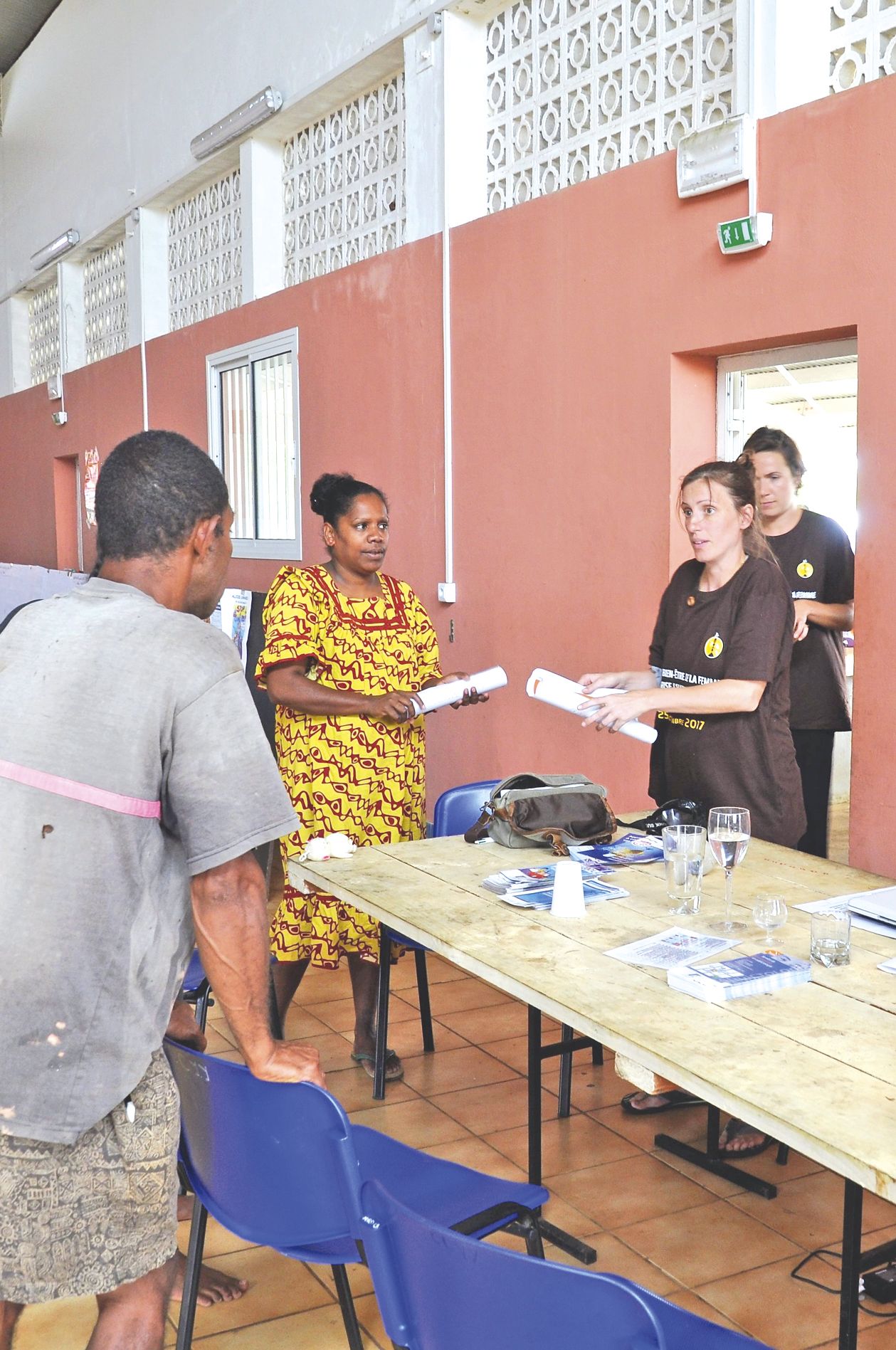 Le personnel de santé du centre médical de La Roche s’est organisé pour participer à la journée de clôture en animant un stand d’information au public sur les méfaits de l’alcool et du cannabis. L’addiction à ces produits étant connue comme l’une des caus