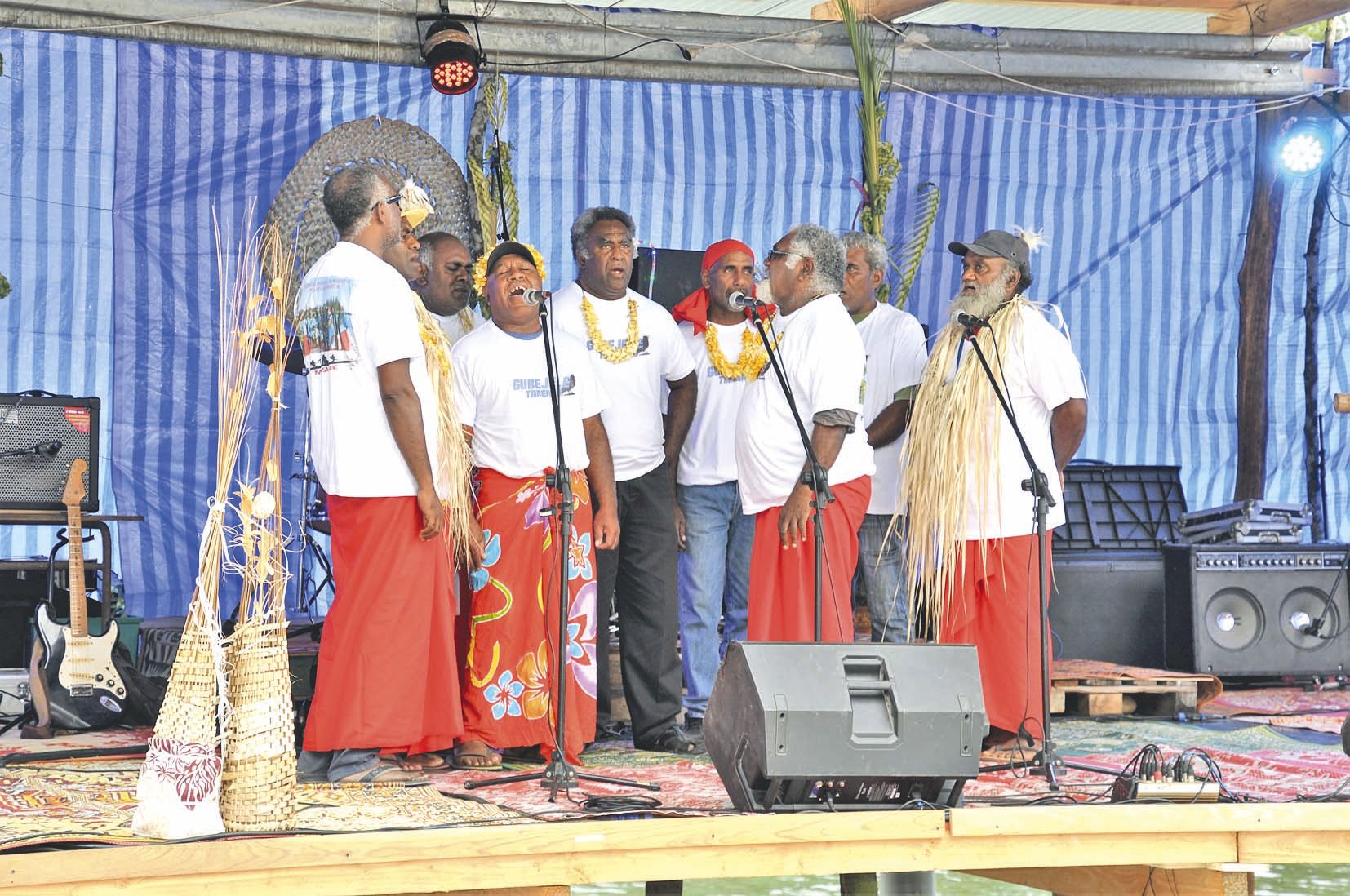Les chants traditionnels ont eu leur place au sein de ce festival qui se voulait hétéroclite. La troupe de Mebuet et Tuo a ainsi pu entonner avec émotion son lepany vendredi.