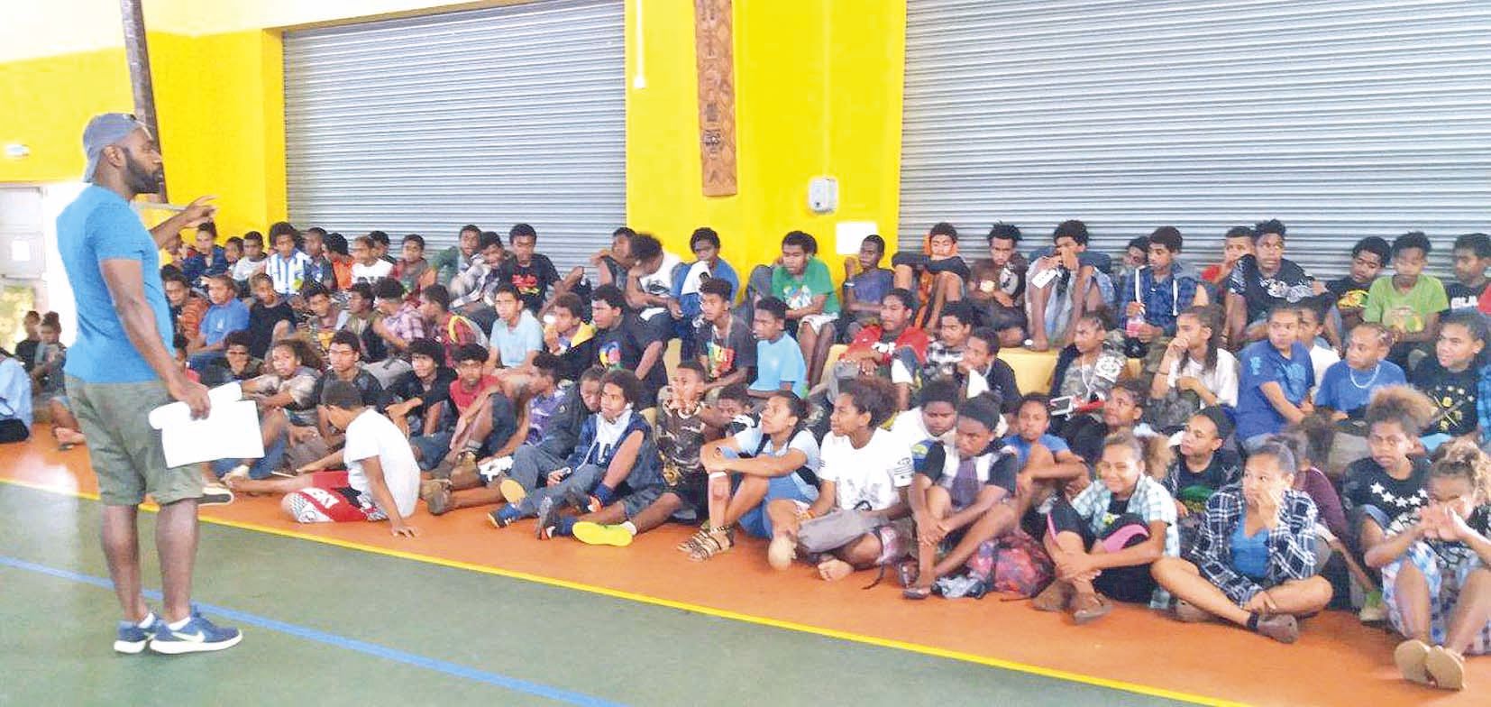 Des centaines d’élèves de tous les établissements de la commune se sont retrouvés dans la salle omnisports pour une journée de rencontre et de partage. Cette semaine, les établissements organisent des spectacles de fin d’année,  des remises de prix dans l