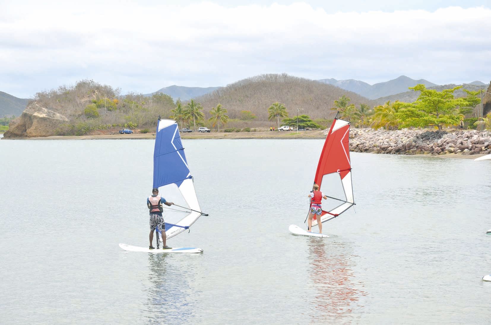 Débutants et confirmés ont pu profiter des planches à voile mises à disposition lors de cette journée. Cet atelier a été pris en charge par Malcom, un jeune adhérent du club  depuis trois ans, aidé de Thiméo.
