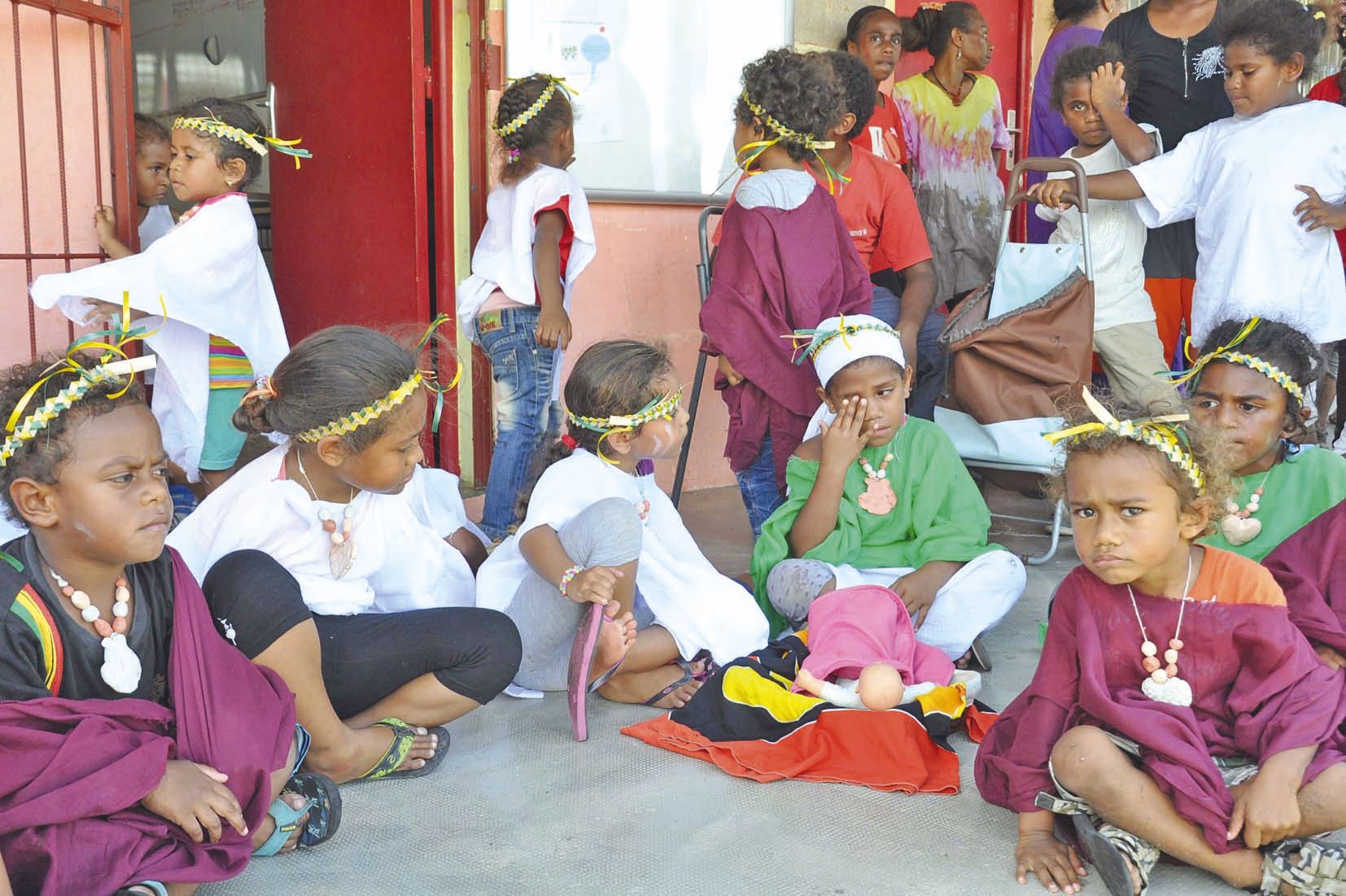 Les enfants de l’école maternelle ont interprété une saynète évoquant l’annonce faite à Marie par l’ange Gabriel, la naissance de Jésus-Christ, la visite des bergers et des Rois mages dans l’étable de Bethléem.