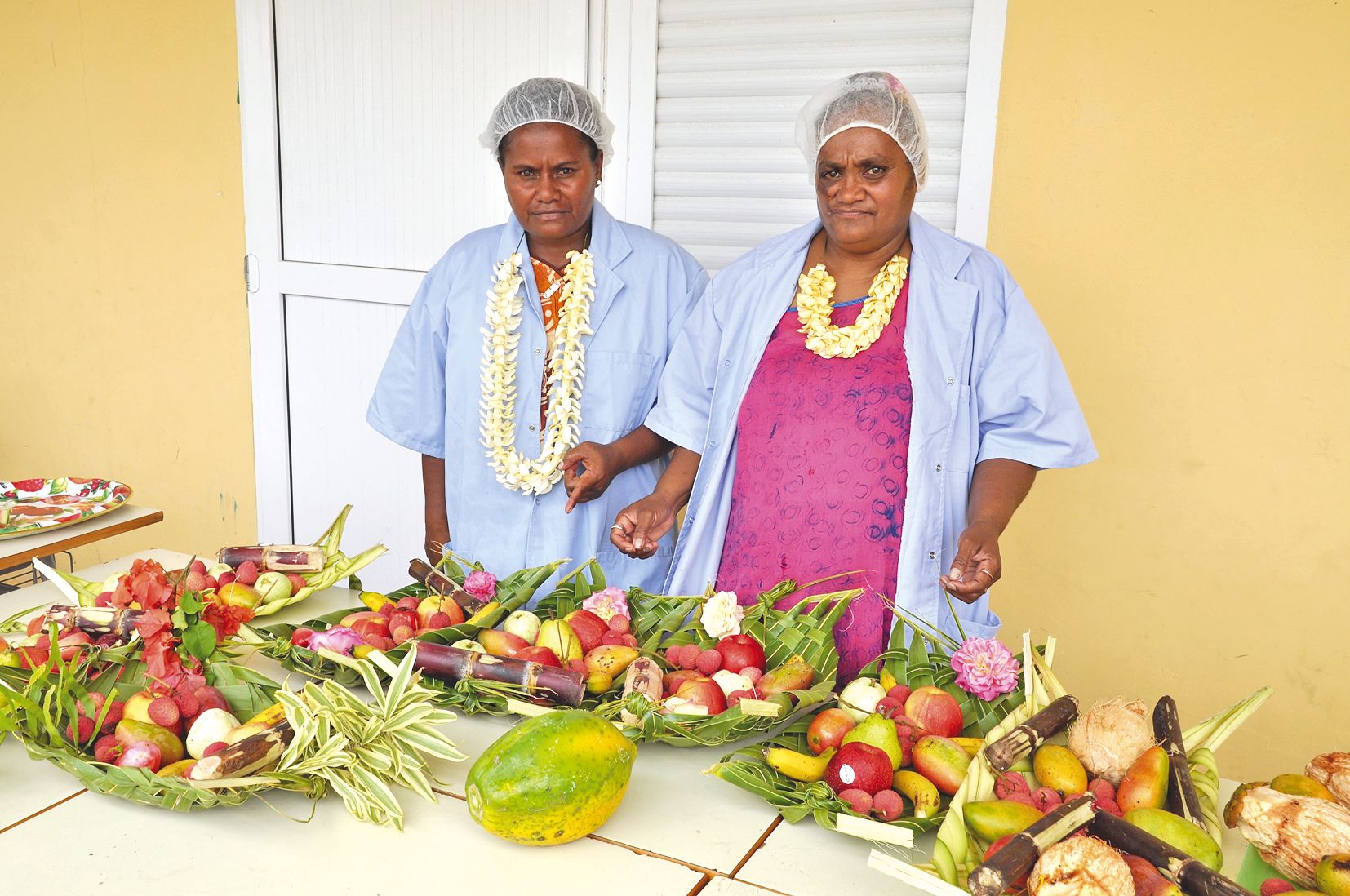 La fête ne serait pas la même sans le dévouement des agents. Profitant d’une saison  prolifique, les cantinières ont préparé une collation de fruits frais.